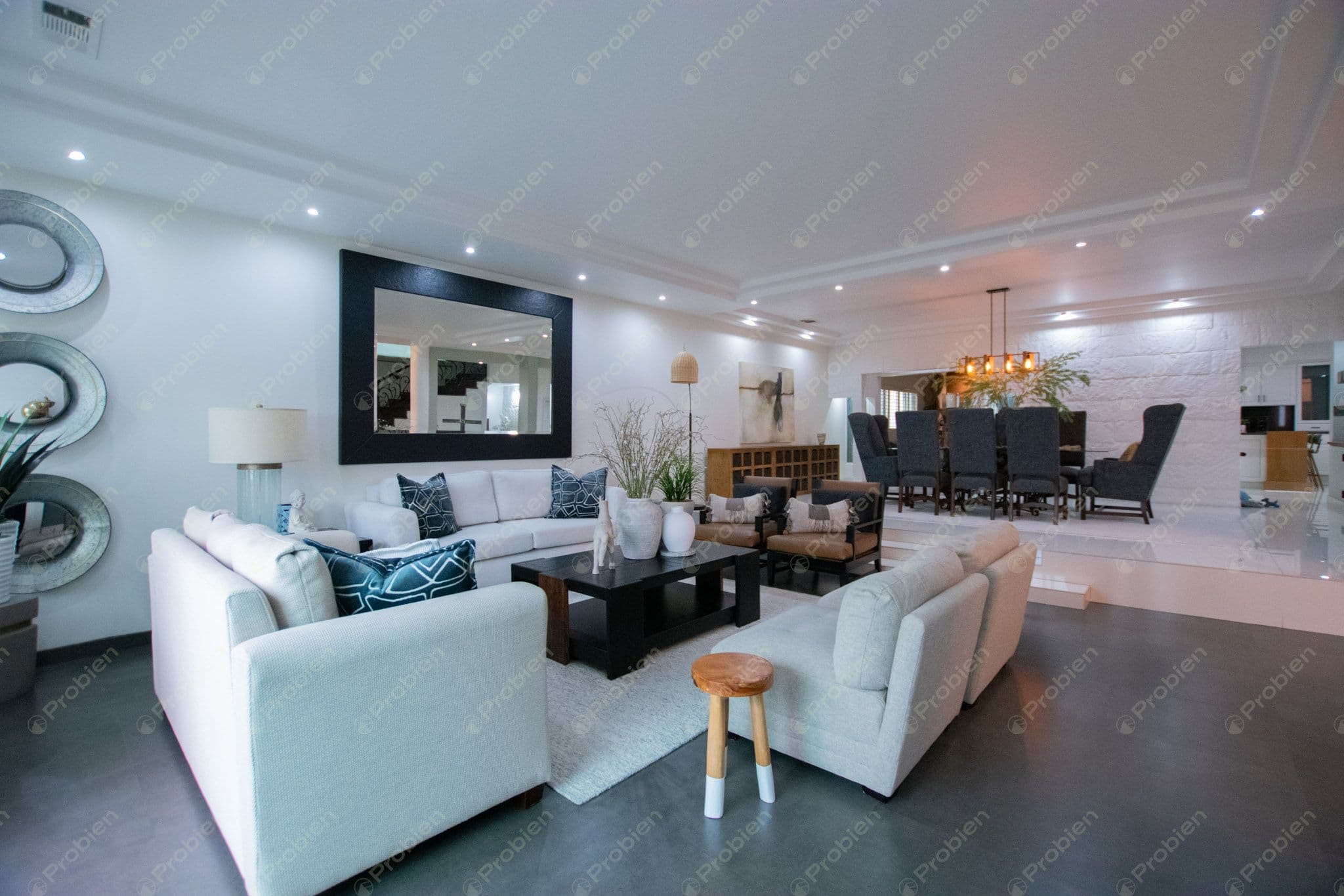 Hermosa Casa en Venta en Puerta de Hierro – Amplia, Iluminada y con Acabados de Lujo