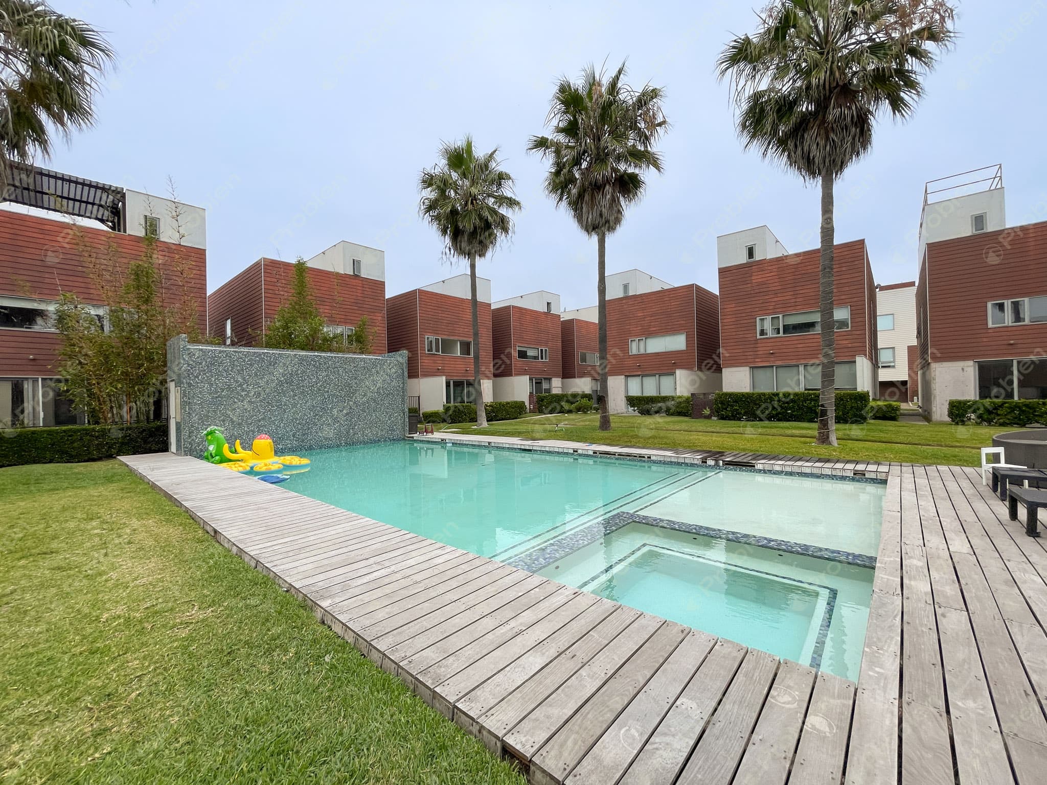 VENTA DE CASA THE PARK AT MALIBU con Vista al Mar desde el Roof Deck