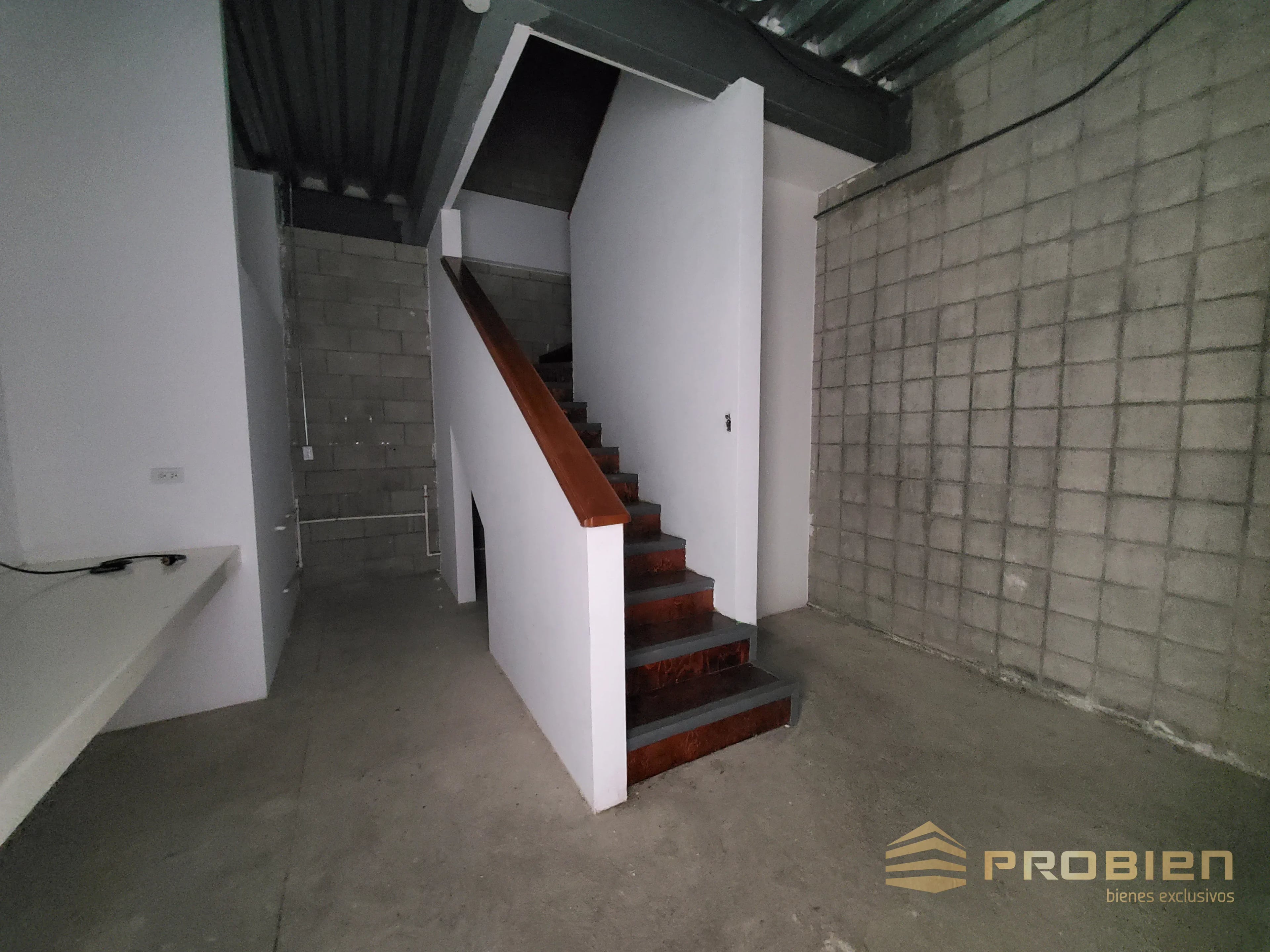 Plaza comercial en renta- Col. Aeropuerto (Plaza Aeropuerto) - Foto 5 de 11