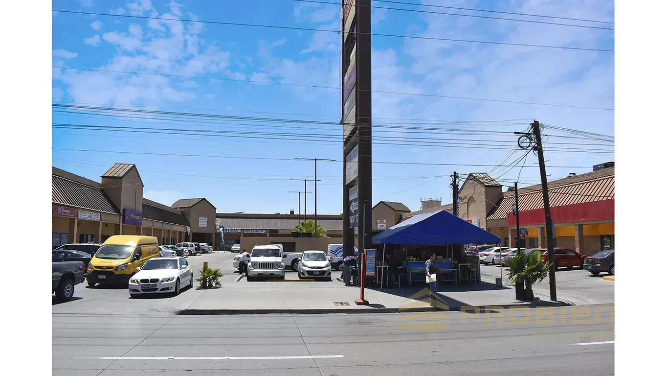 Local en renta - Blvd Insurgentes - Foto 3 de 9