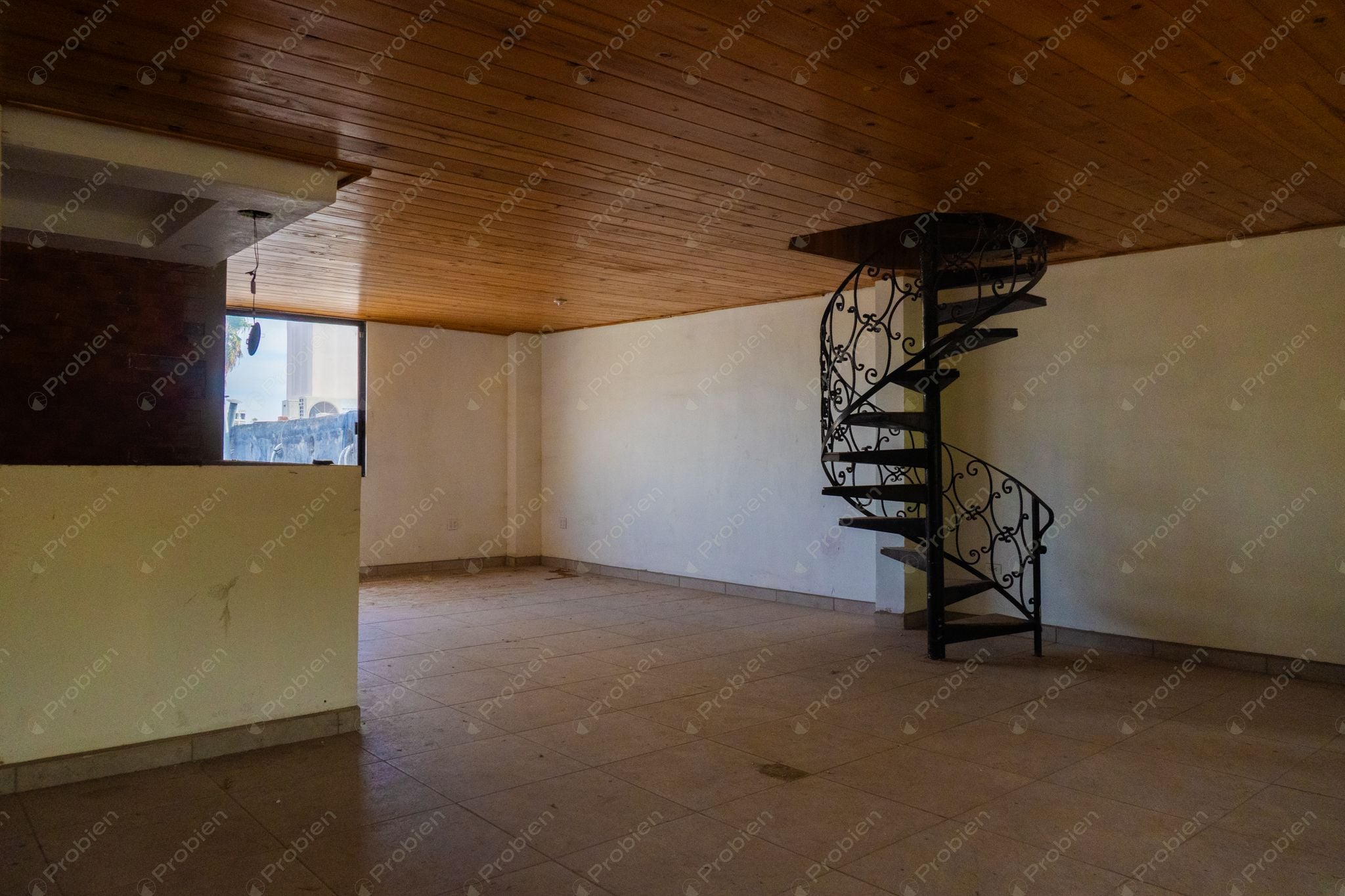 Oficina en renta en dos niveles con balcón en Calete, Tijuana – frente a Plaza Toreo - Foto 4 de 4