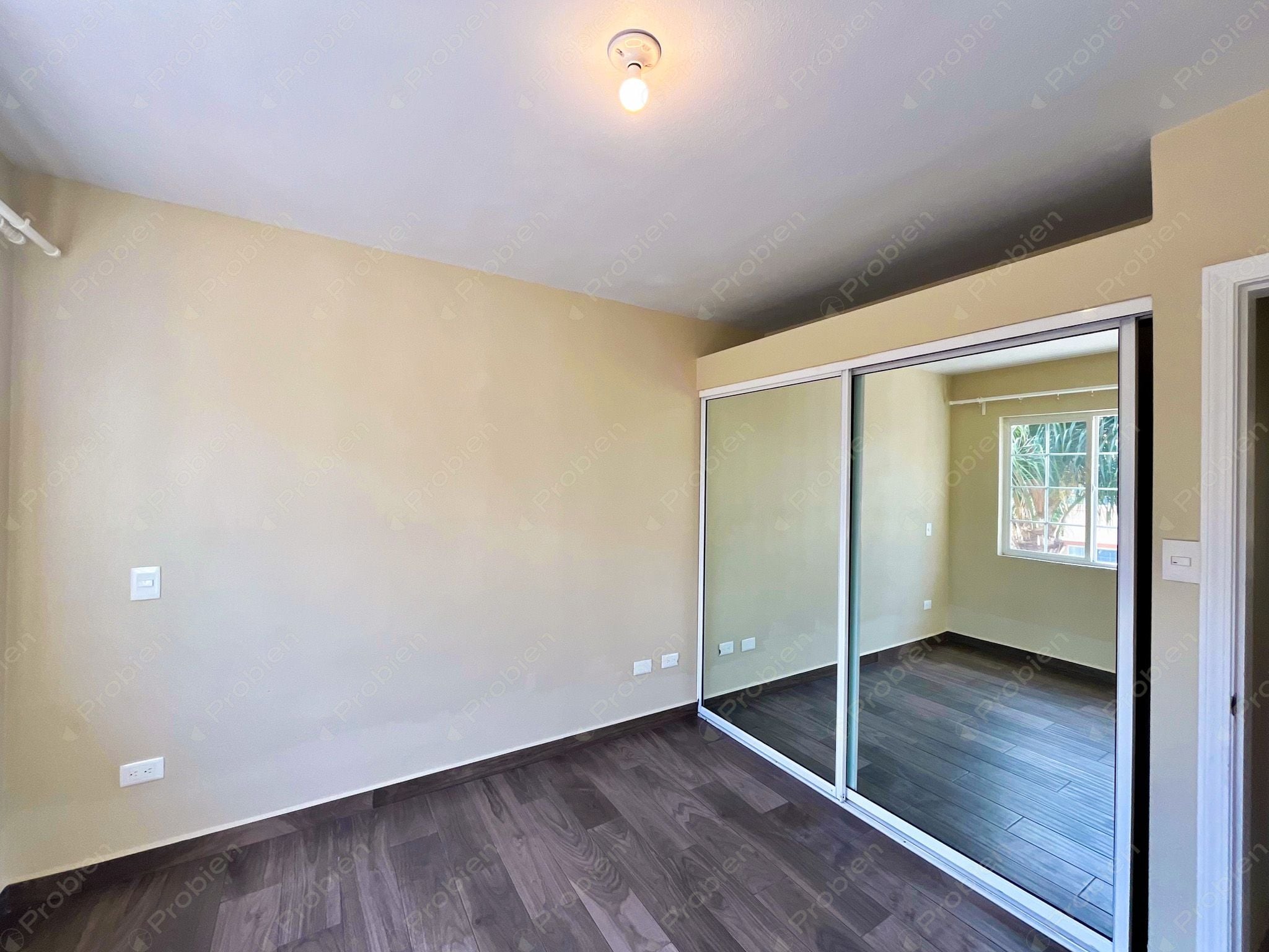 Hermosa Casa en Renta en La Cúspide – Vista al Mar y Terraza con Pérgola - Foto 16 de 19