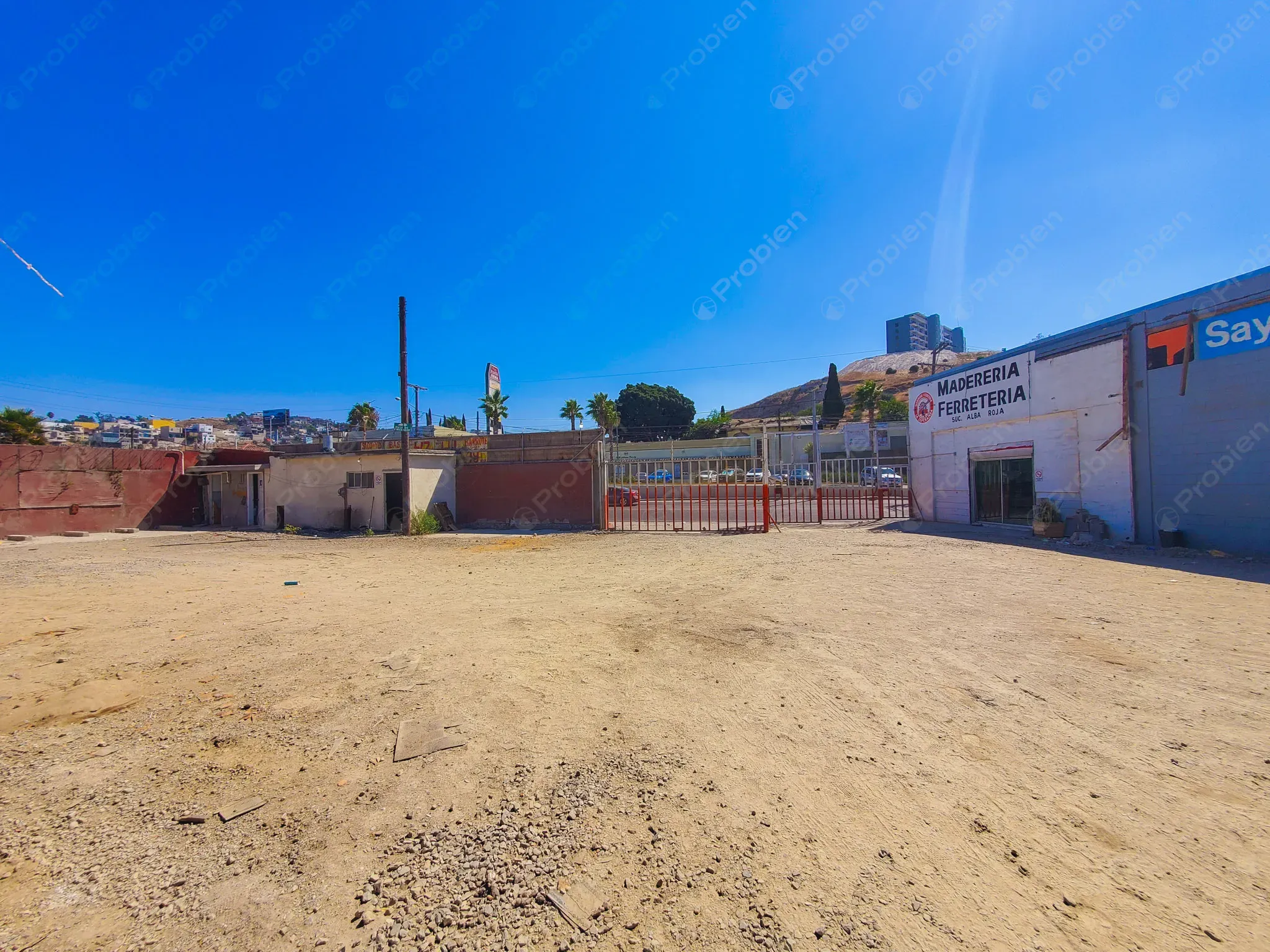 Terreno Comercial con local en renta - Alba roja - Foto 16 de 16