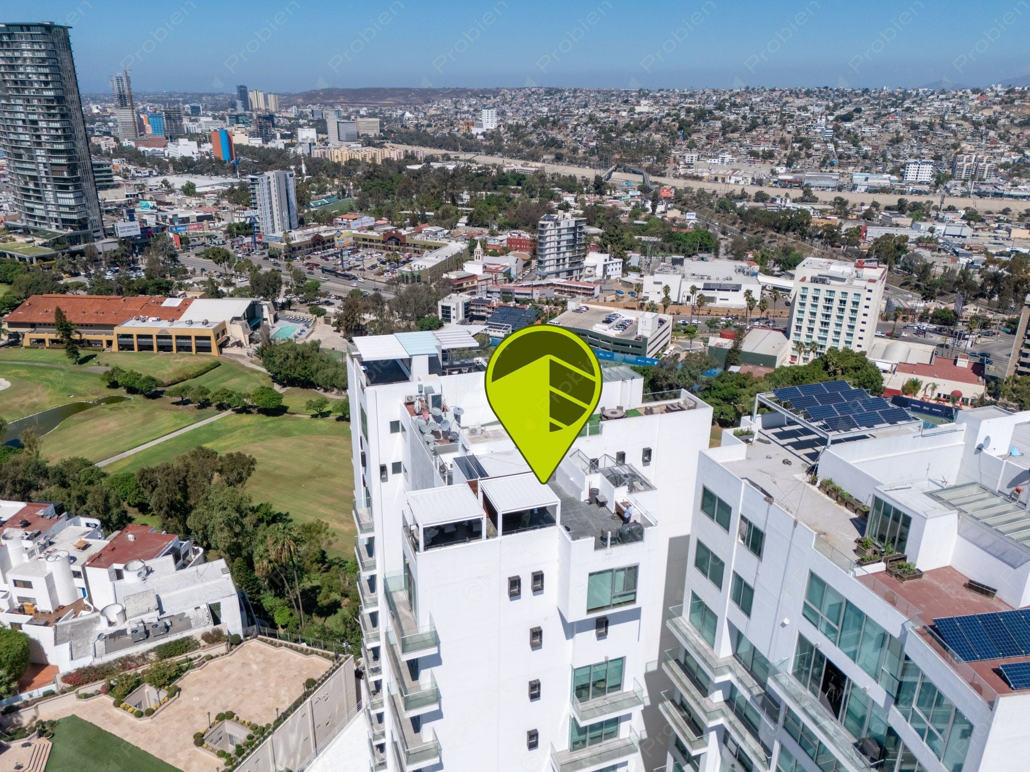 Penthouse Amueblado en Renta con Vista al Campo de Golf en Chapultepec Este – Diseño y Confort de Lujo - Foto 2 de 21