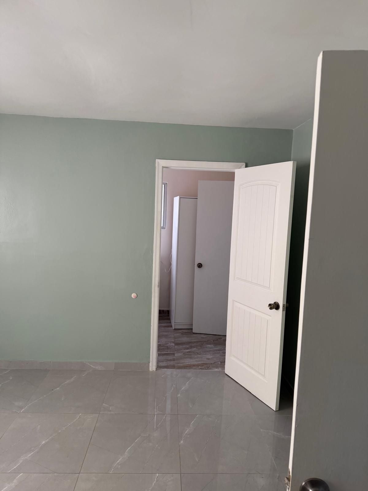 Casa en renta de una planta en Los Alamos — práctica, cómoda y bien iluminada - Foto 11 de 17