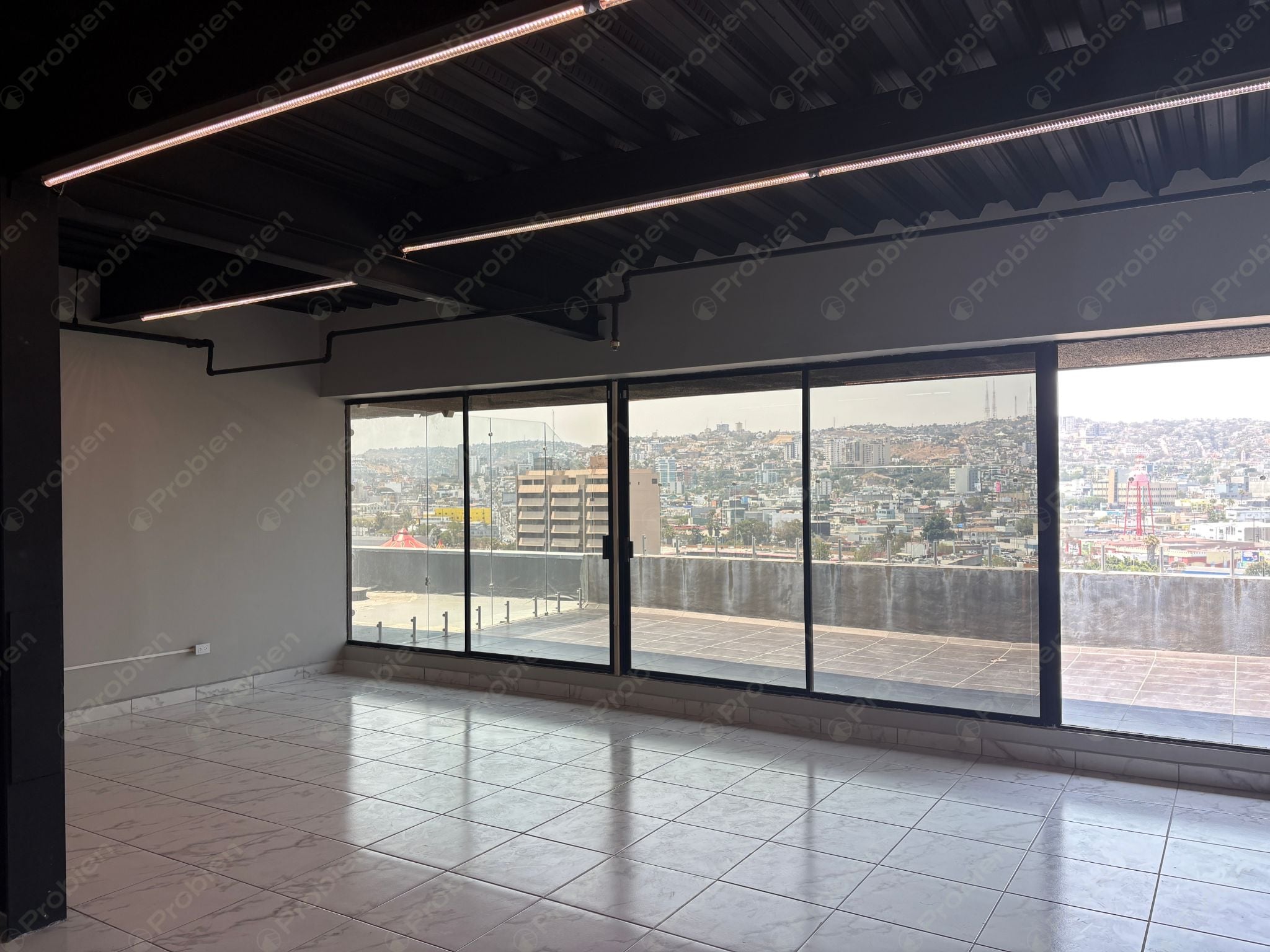 Oficina Penthouse en Renta en Zona Río – Torre MOL con Terraza y Vista Panorámica - Foto 6 de 18
