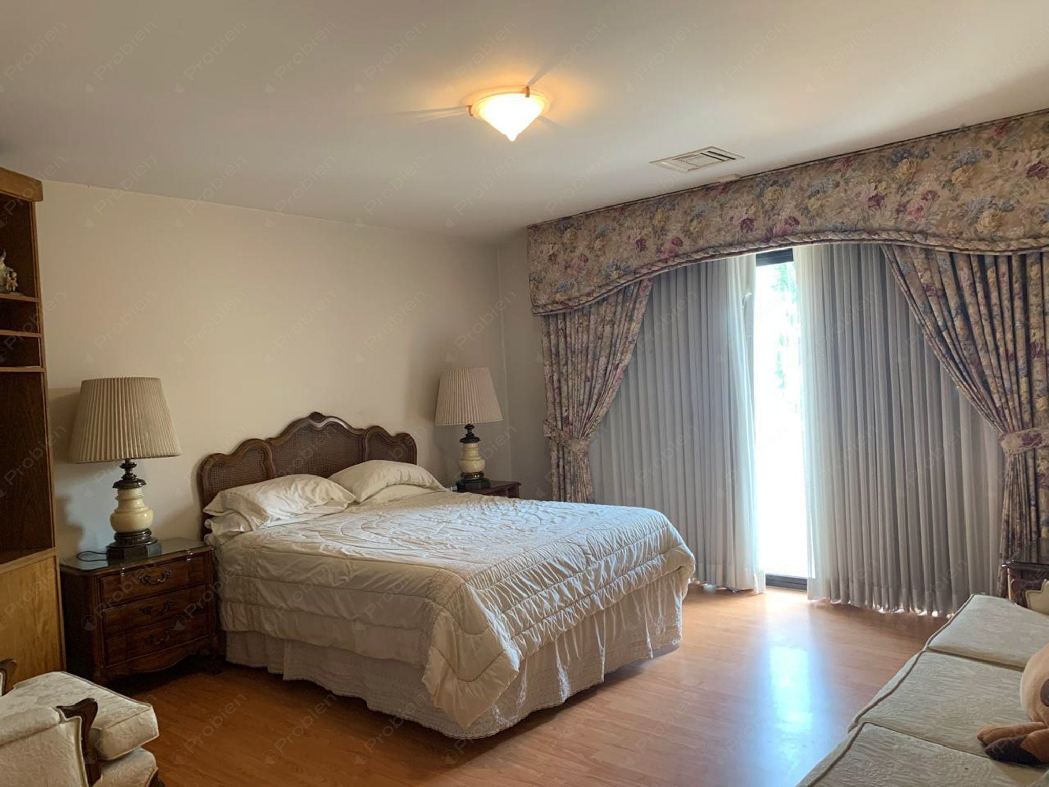 Casa en Renta / Venta en Laderas de Monterrey – 3 Niveles, Elevador y Amplio Patio con Vista - Foto 8 de 19