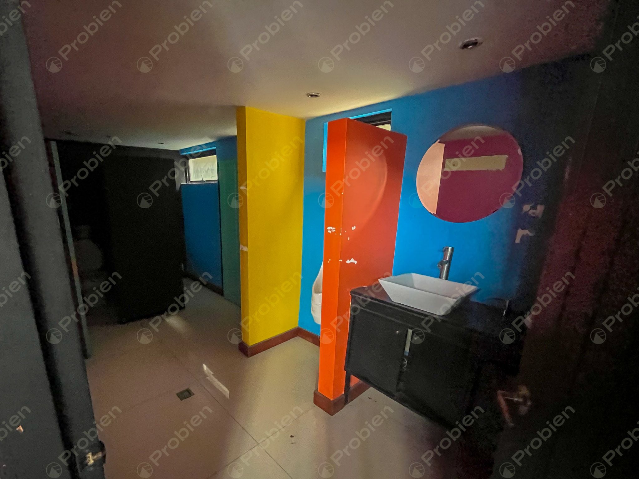 Local comercial de dos niveles en Renta - En Zona Rio - Foto 6 de 14