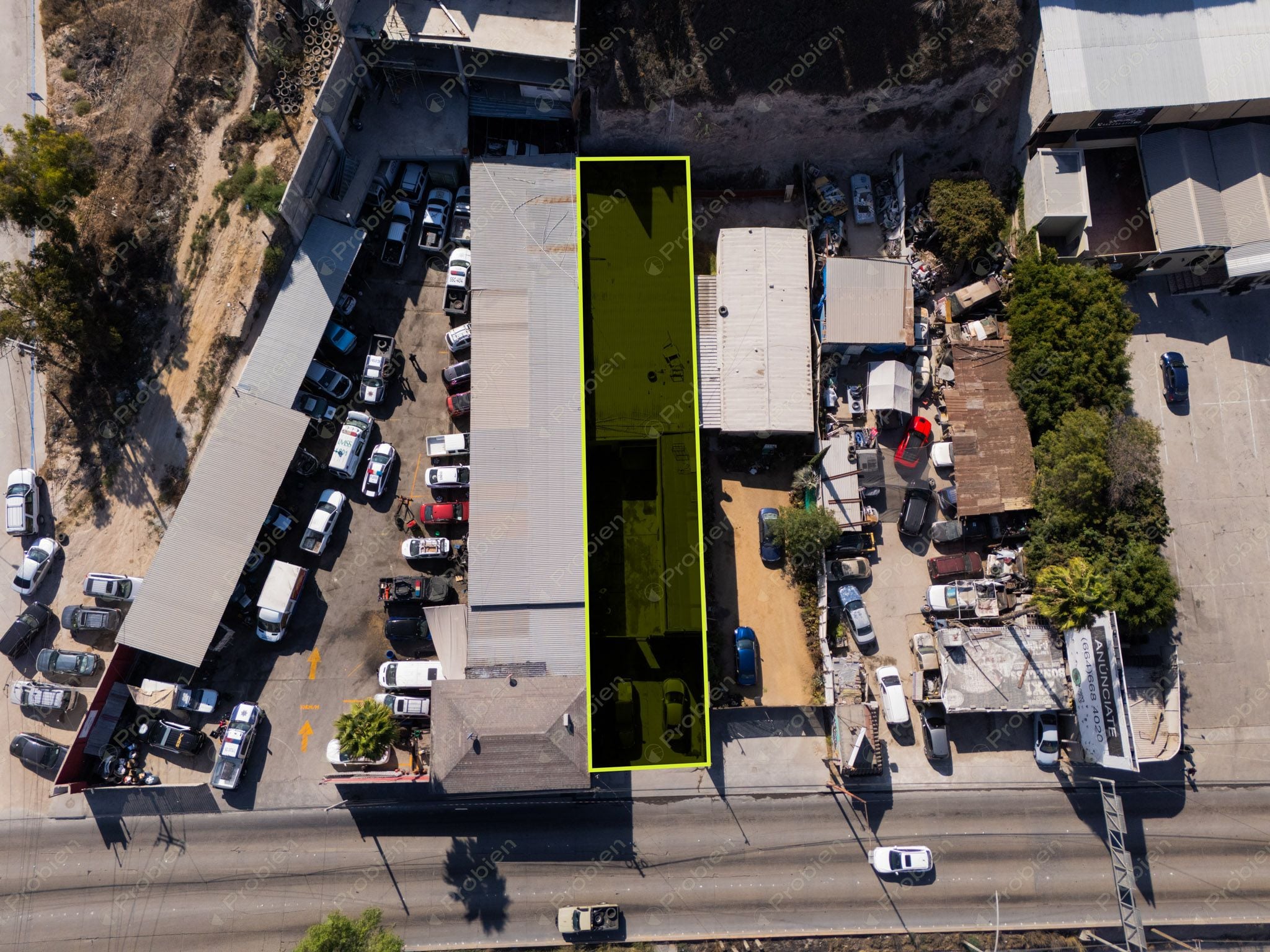 Bodega Comercial en Renta en Blvd. Clouthier – 230 m² y 6 Estacionamientos - Foto 1 de 11