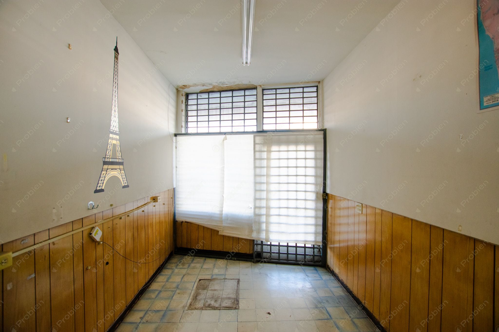 Local comercial en renta sobre Blvd. Agua Caliente, Tijuana, con amplio frente - Foto 9 de 13