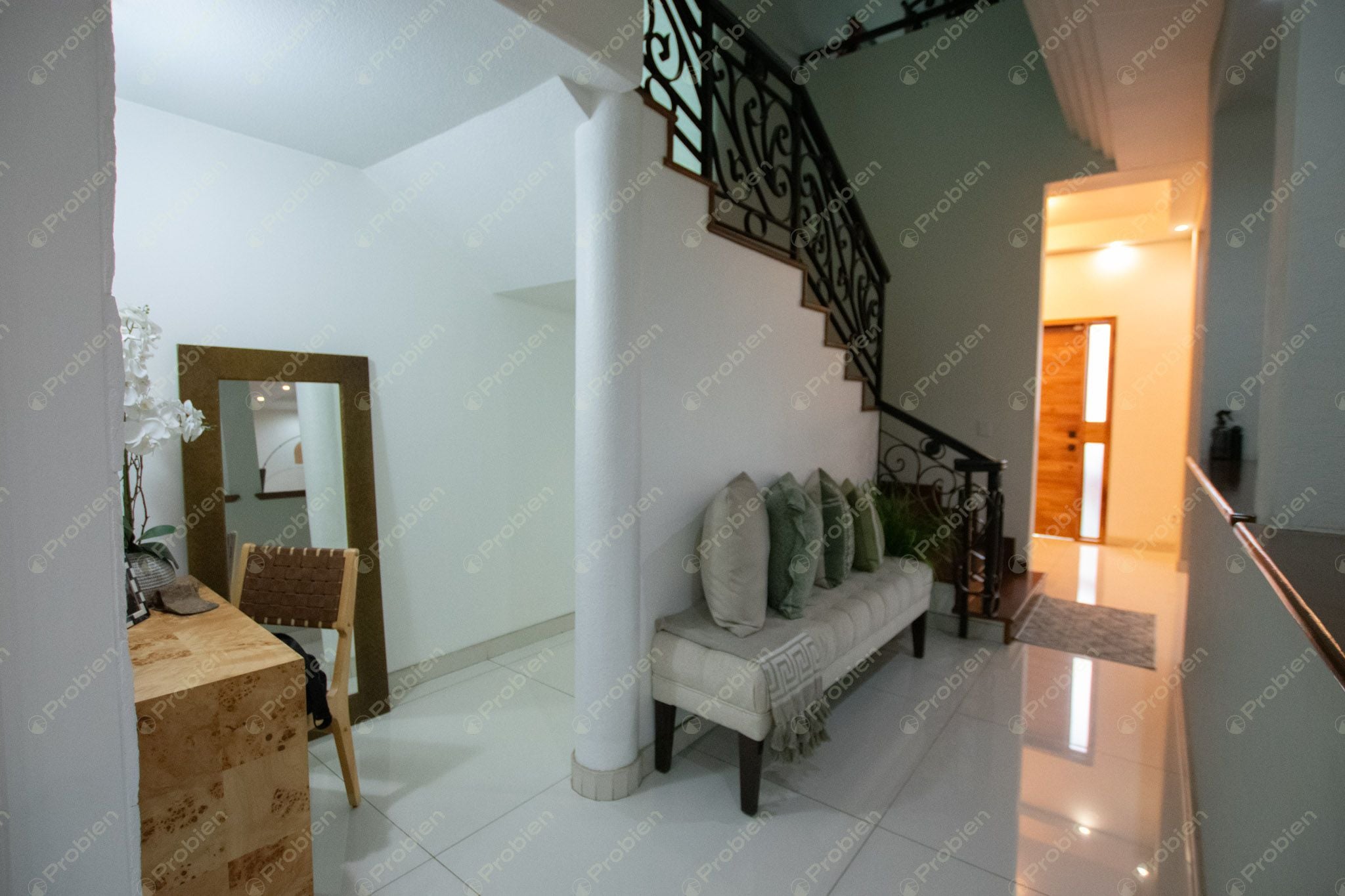 Hermosa Casa en Venta en Puerta de Hierro – Amplia, Iluminada y con Acabados de Lujo - Foto 7 de 40