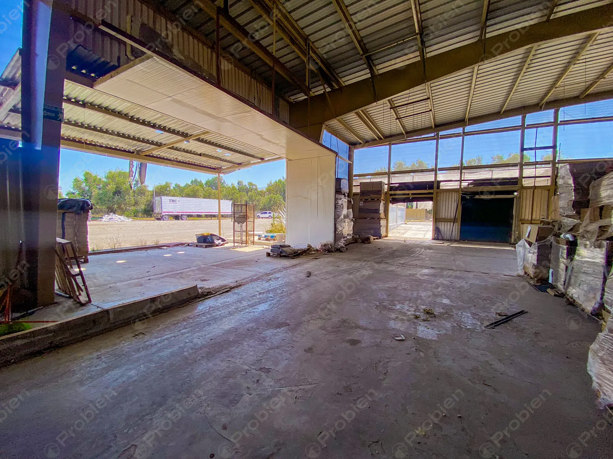 Bodega en Venta - En Valle de las Palmas - Foto 9 de 27