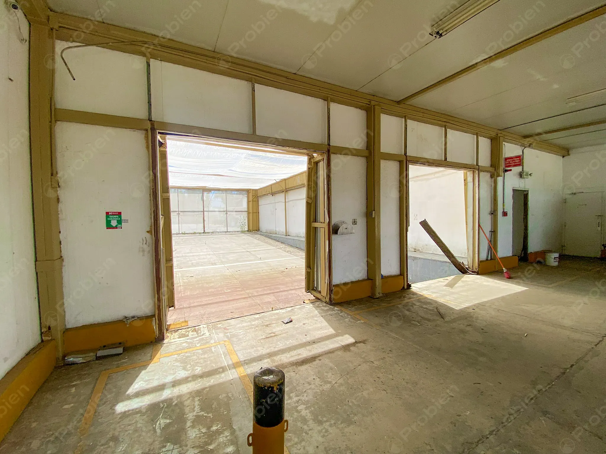 Bodega en Venta - En Valle de las Palmas - Foto 13 de 27