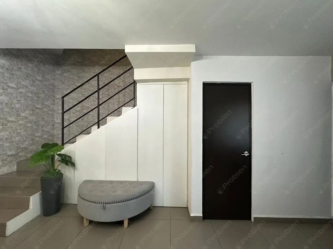 Casa en Venta en Privada Rioja, Colinas de California – 3 Niveles con Terrazas y Amenidades - Foto 5 de 15