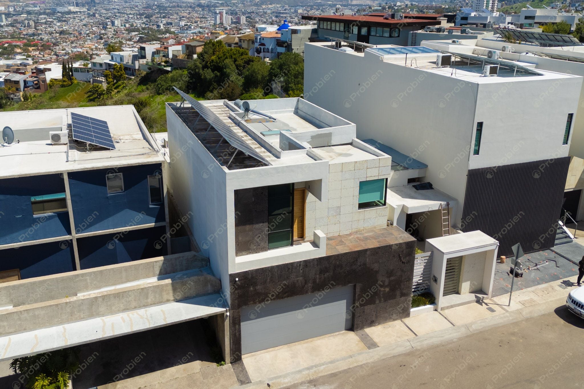 Casa Inteligente en Venta en Hacienda Agua Caliente – Privada Don Juan Eficiencia Energética y Domótica Total - Foto 2 de 22