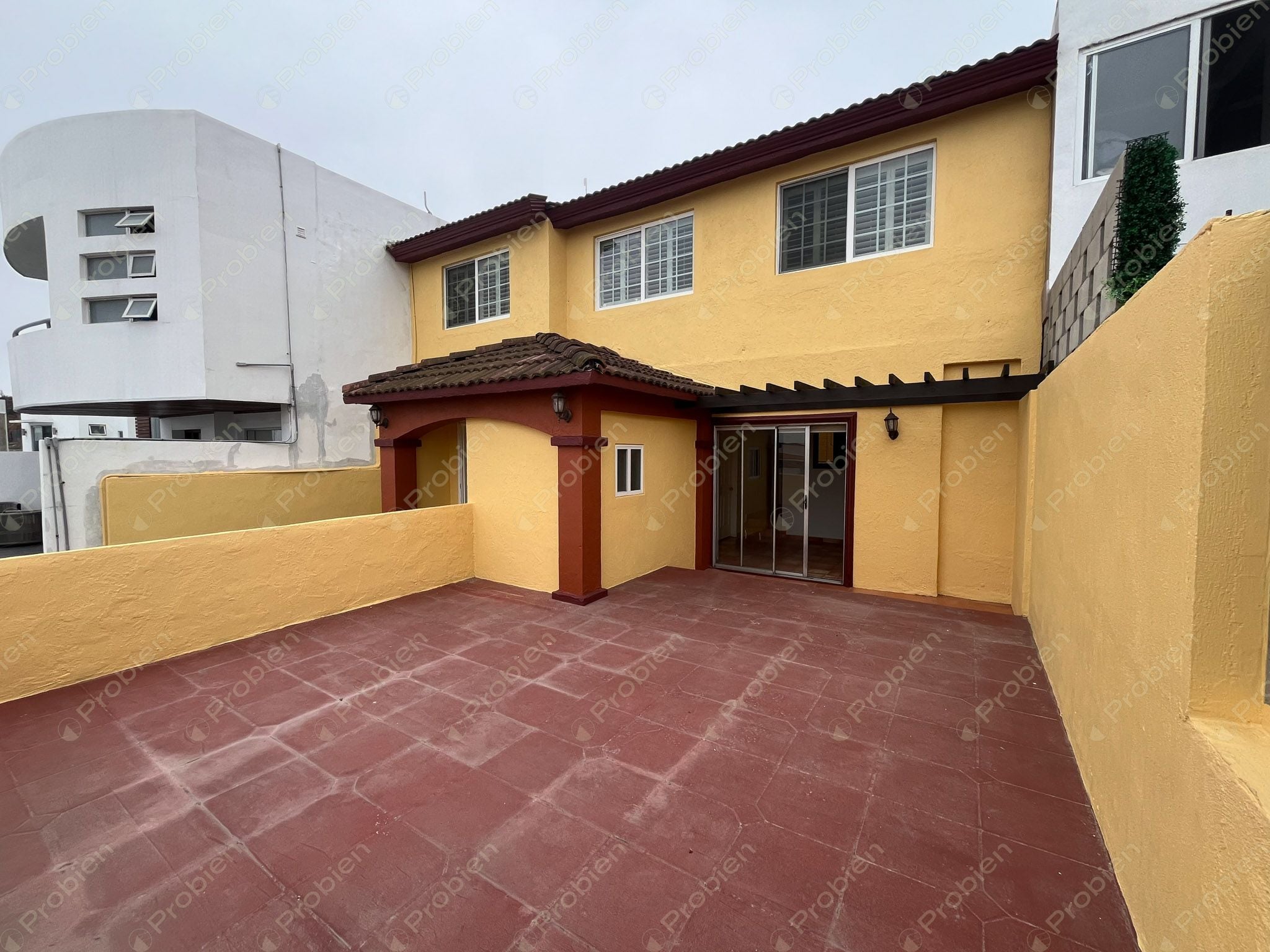 Casa en venta con Vista al Mar en Villamar – 4 Recámaras, Terraza y Patio con Pérgola - Foto 7 de 30