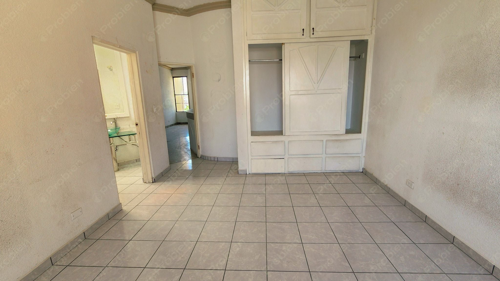 Edificio / Casa en Venta en Guaycura – Ideal para Vivienda o Fundación - Foto 11 de 31