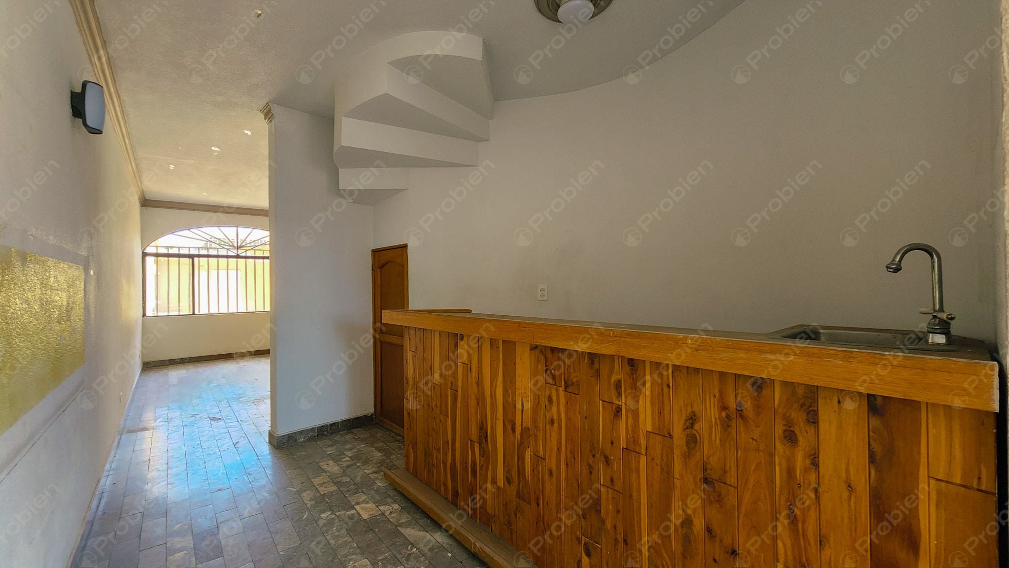 Edificio / Casa en Venta en Guaycura – Ideal para Vivienda o Fundación - Foto 3 de 31