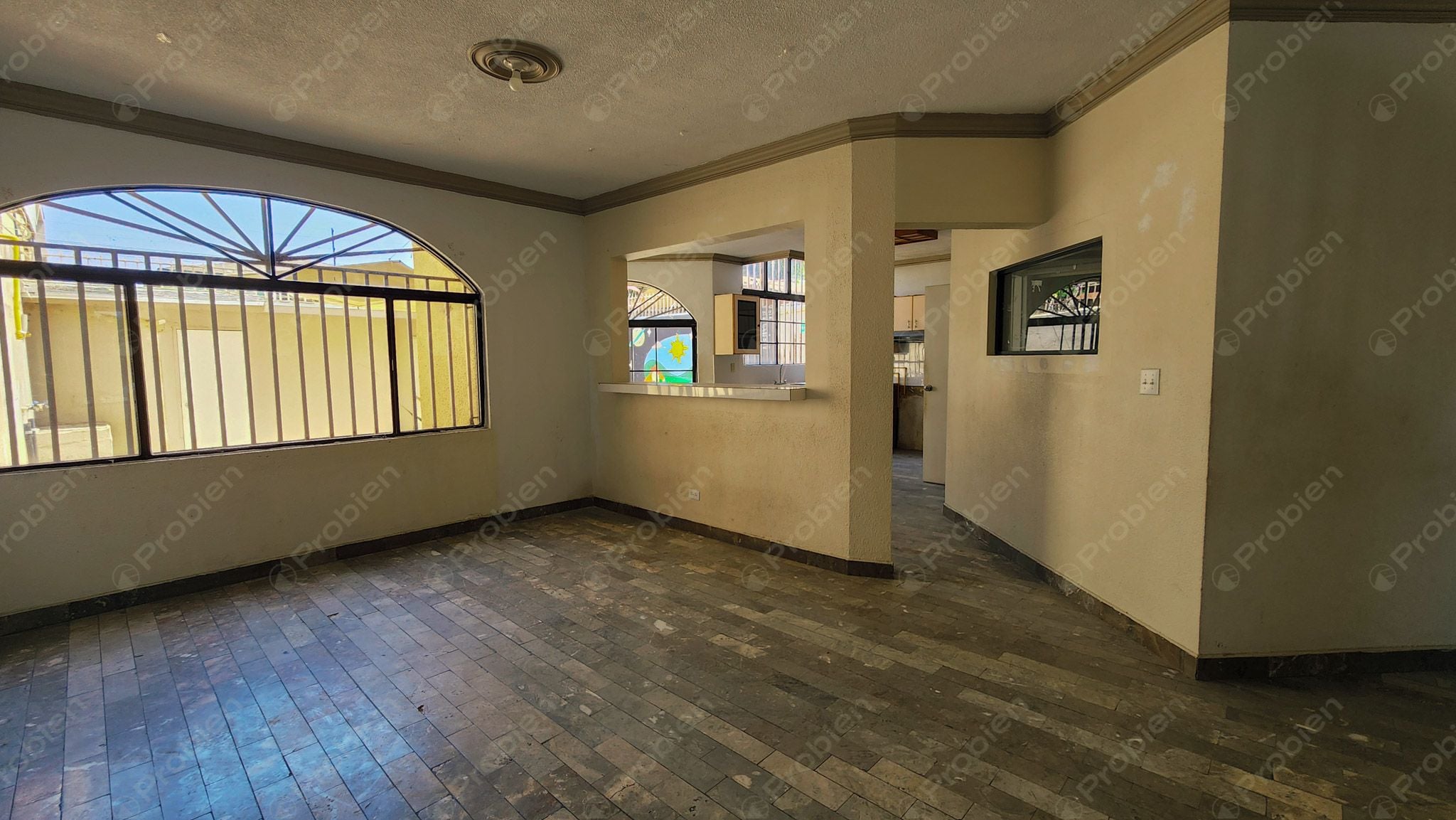 Edificio / Casa en Venta en Guaycura – Ideal para Vivienda o Fundación - Foto 5 de 31