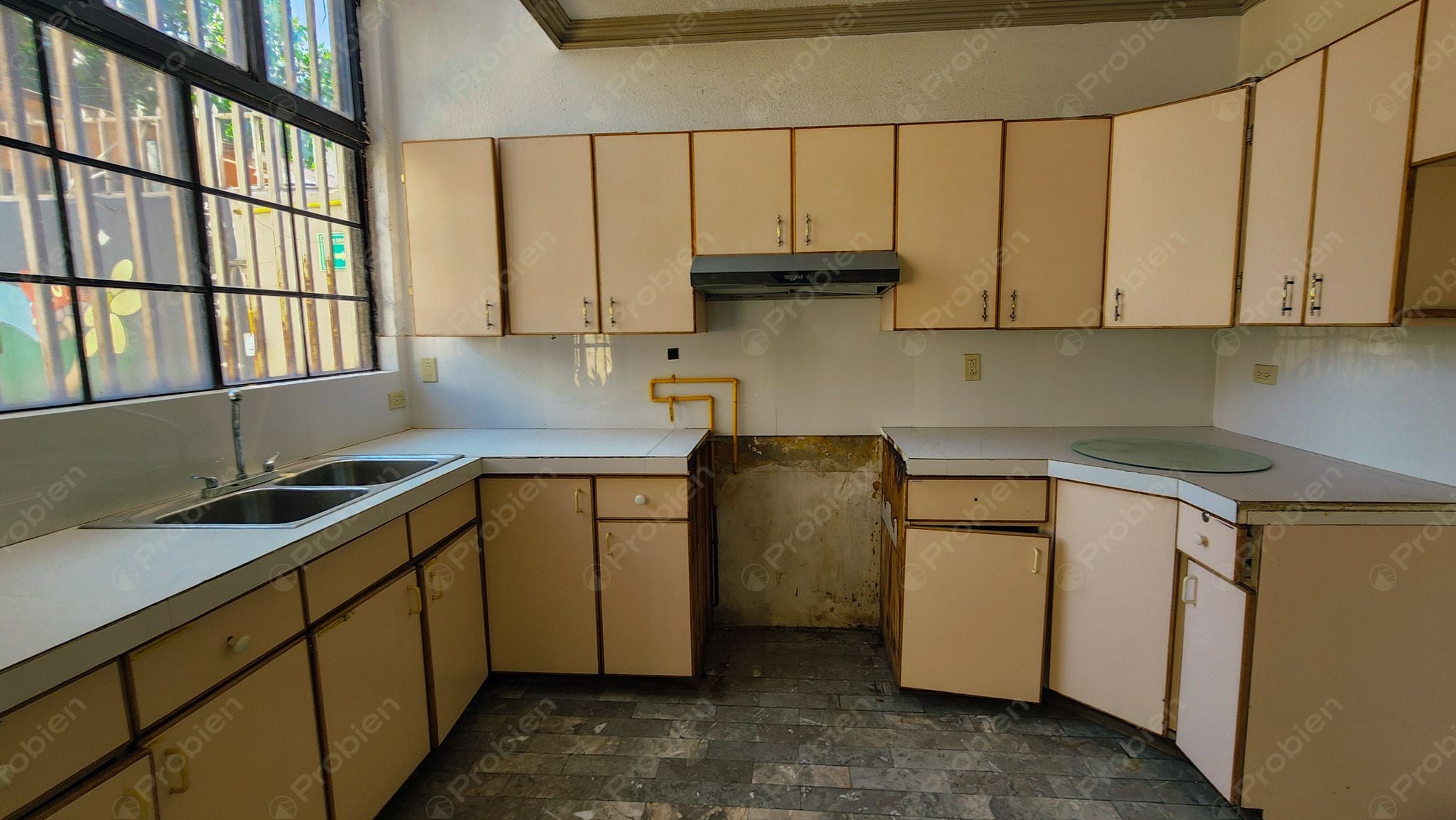 Edificio / Casa en Venta en Guaycura – Ideal para Vivienda o Fundación - Foto 8 de 31