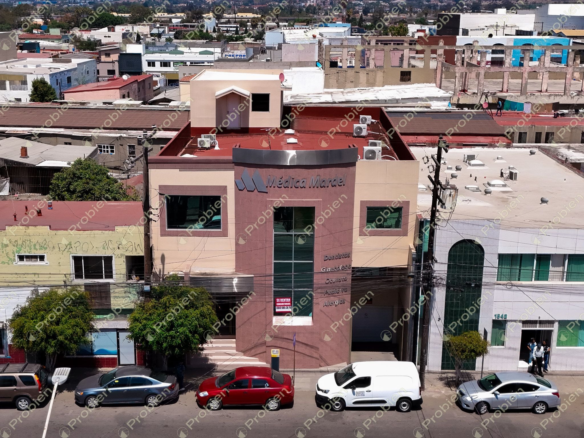 Edificio en Venta en Zona Centro de Tijuana – 8 Consultorios, Estacionamiento y Penthouse - Foto 1 de 18