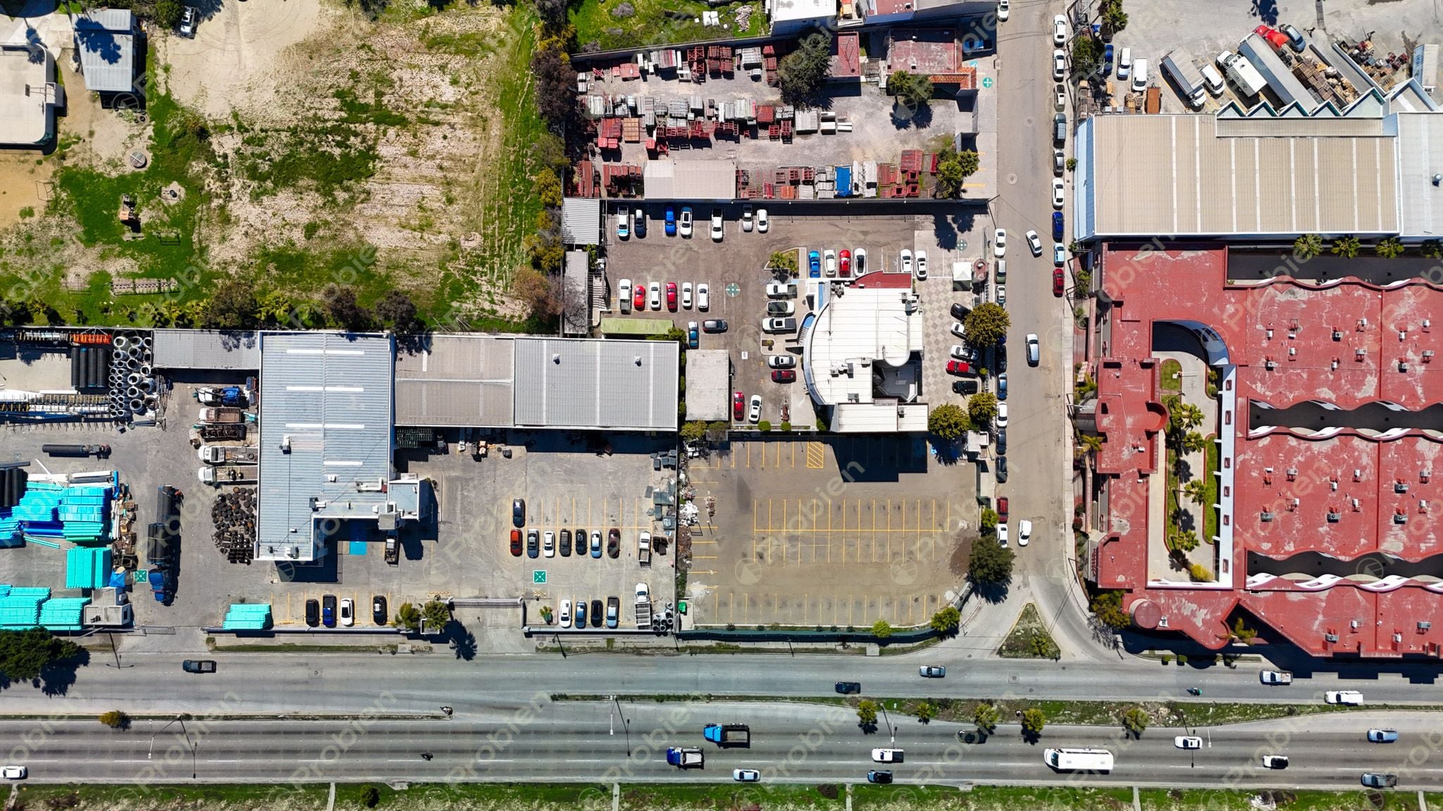 Terreno con edificio Corporativo en Venta – Vía Rápida, Zona Río 3ra Etapa - Foto 4 de 29