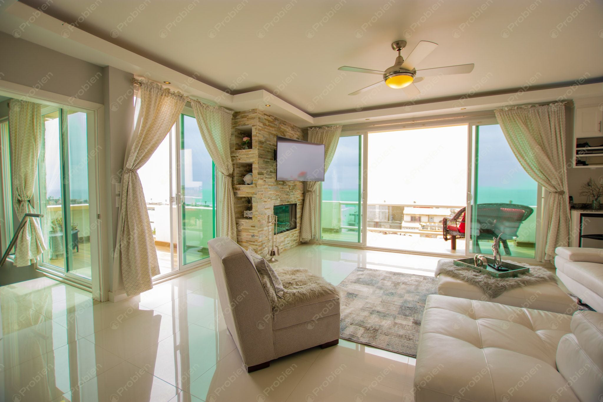 Casa de Lujo en Venta en San Marino – Vista al Mar, Elevador y Acabados Premium - Foto 26 de 36