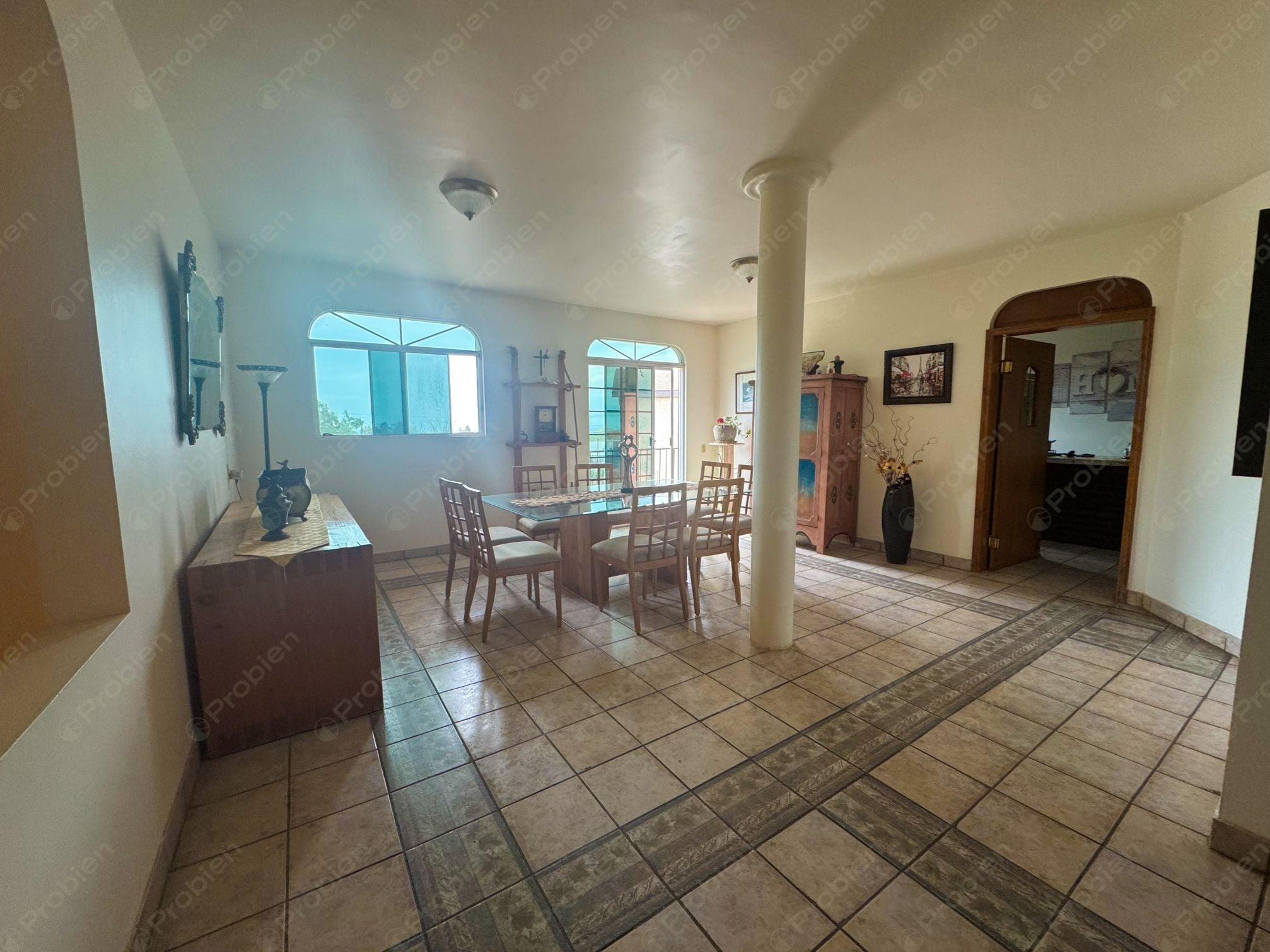 Casa Colonial en Venta en Playas de Rosarito – 460 m² de Terreno  - Foto 4 de 15
