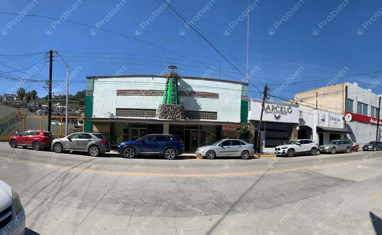 Tienda departamental en Venta / Renta - Ensenada