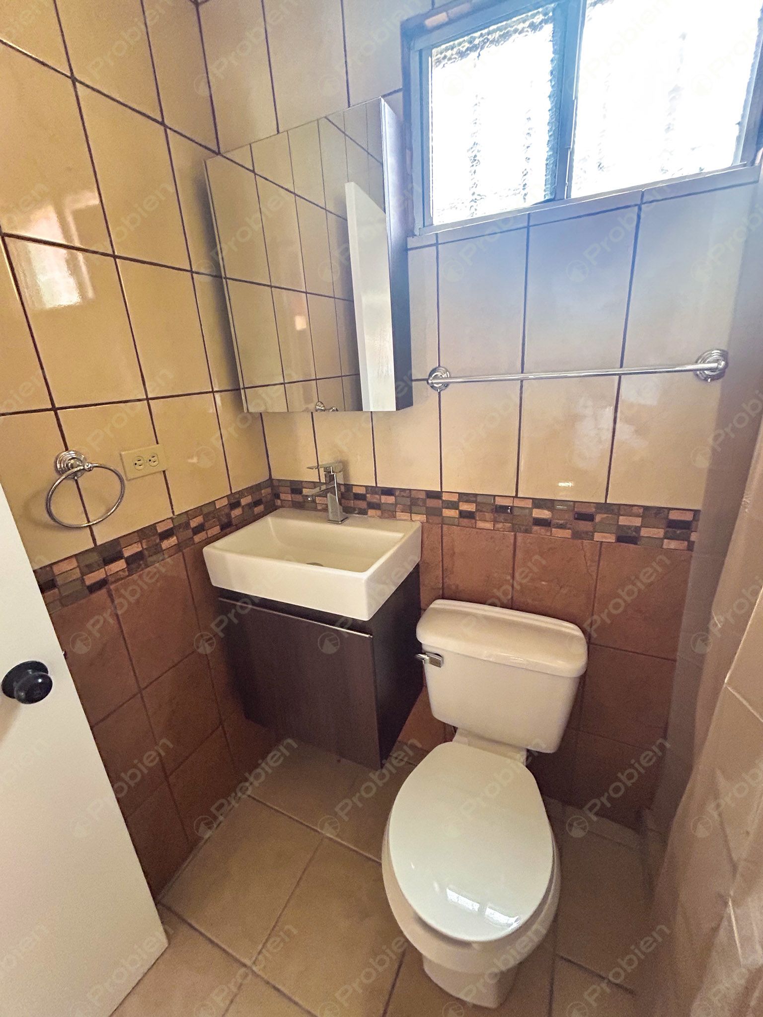 Casa Remodelada en Renta – Loma Bonita - Foto 11 de 16