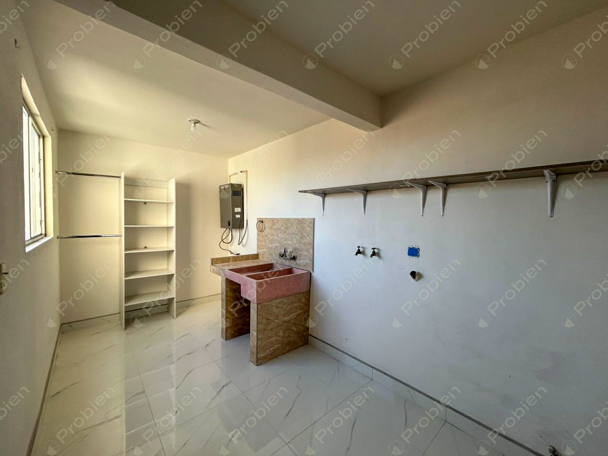 Casa en renta en Urbi Quinta Versalles en privada con 4 recámaras y seguridad - Foto 7 de 15