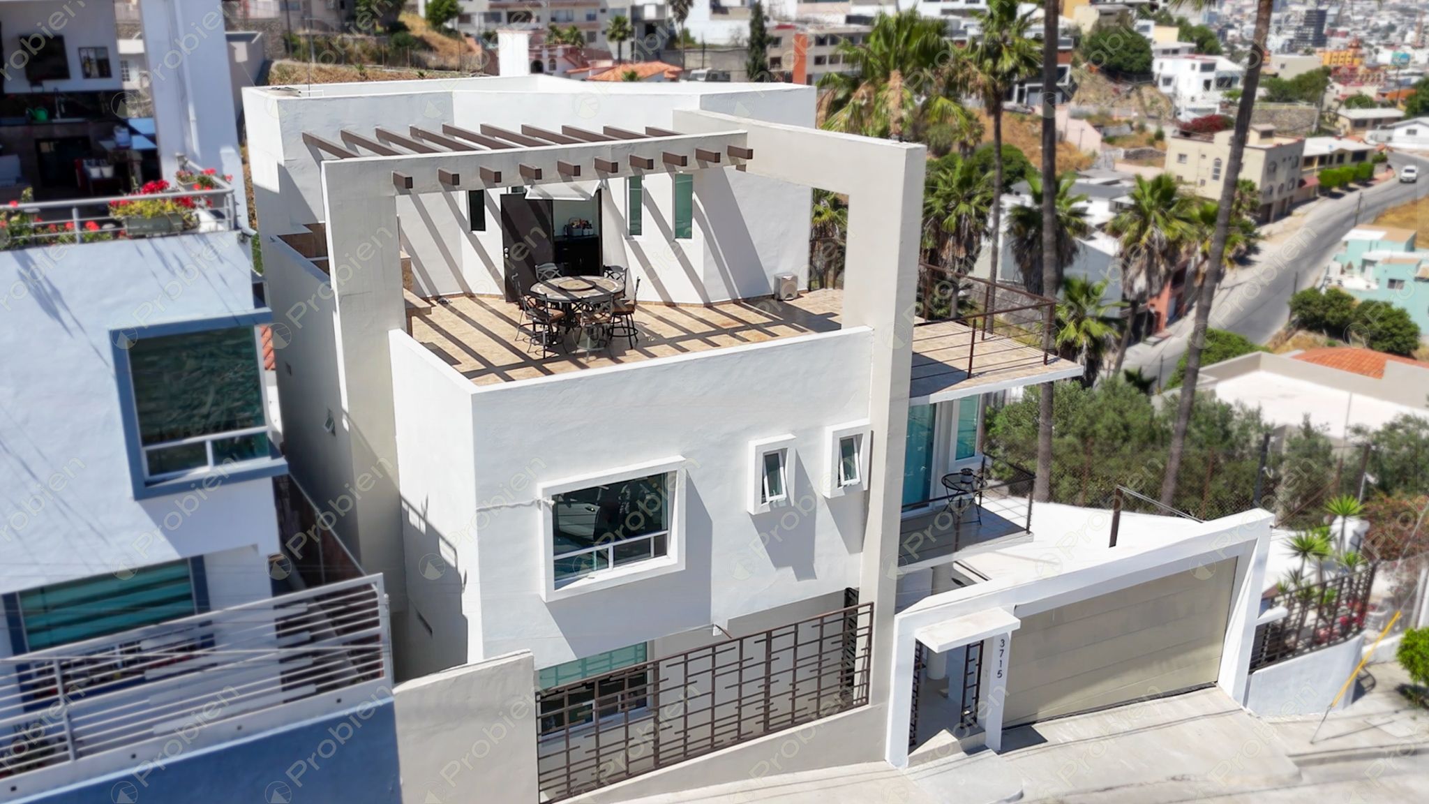 Casa en venta en Cubillas, privada de 3 niveles con terraza y vista a la ciudad - Foto 1 de 19