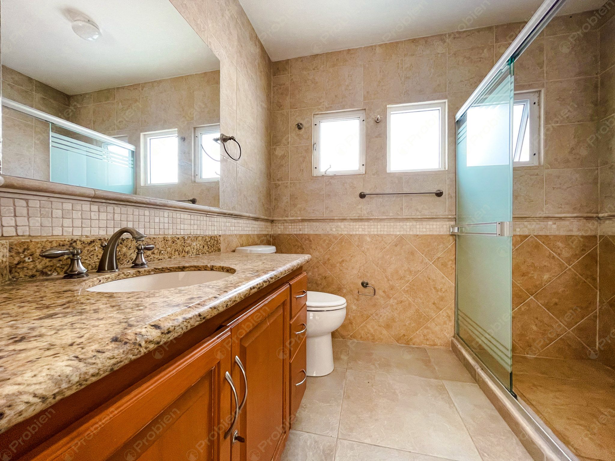 Casa en Venta en Hacienda Agua Caliente – 4 Recámaras, Patio Amplio y Excelente Ubicación - Foto 21 de 25