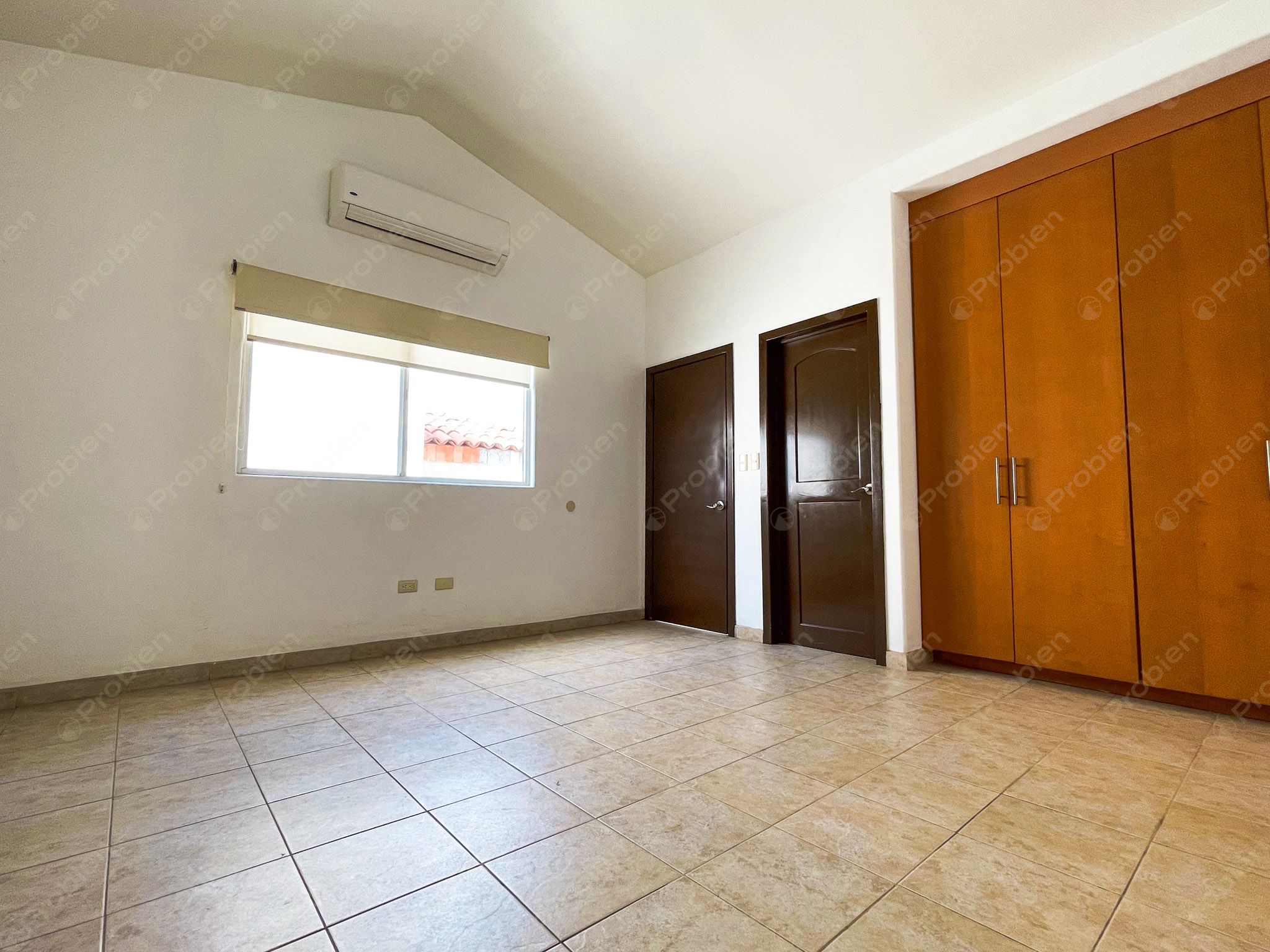 Casa en Venta en Hacienda Agua Caliente – 4 Recámaras, Patio Amplio y Excelente Ubicación - Foto 22 de 25