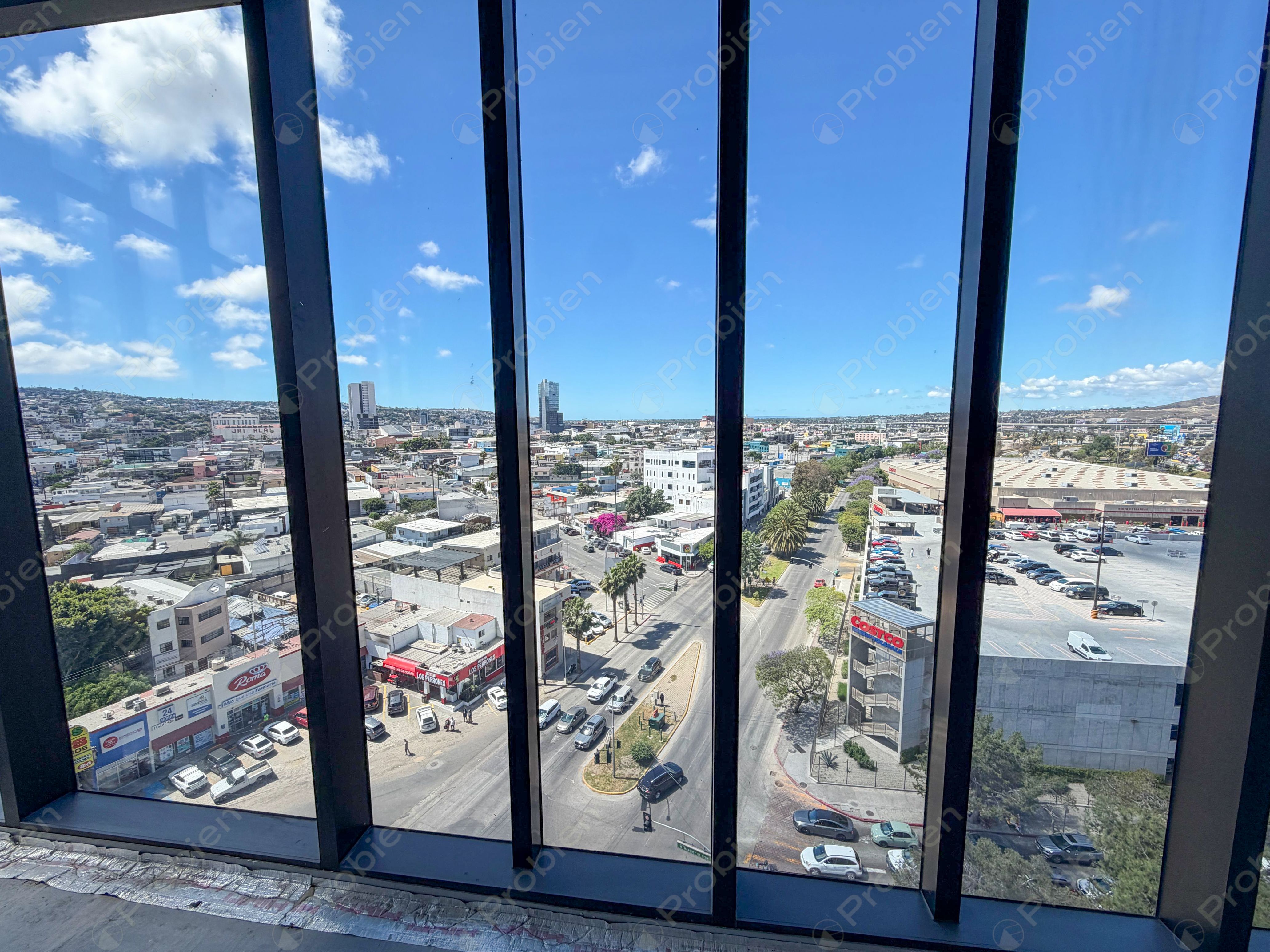 Consultorio u Oficina Corporativa en Renta de 173 m² en Cosmopolitan City Center, Zona Río Tijuana, con 4 Cajones de Estacionamiento y Seguridad 24/7 - Foto 9 de 13