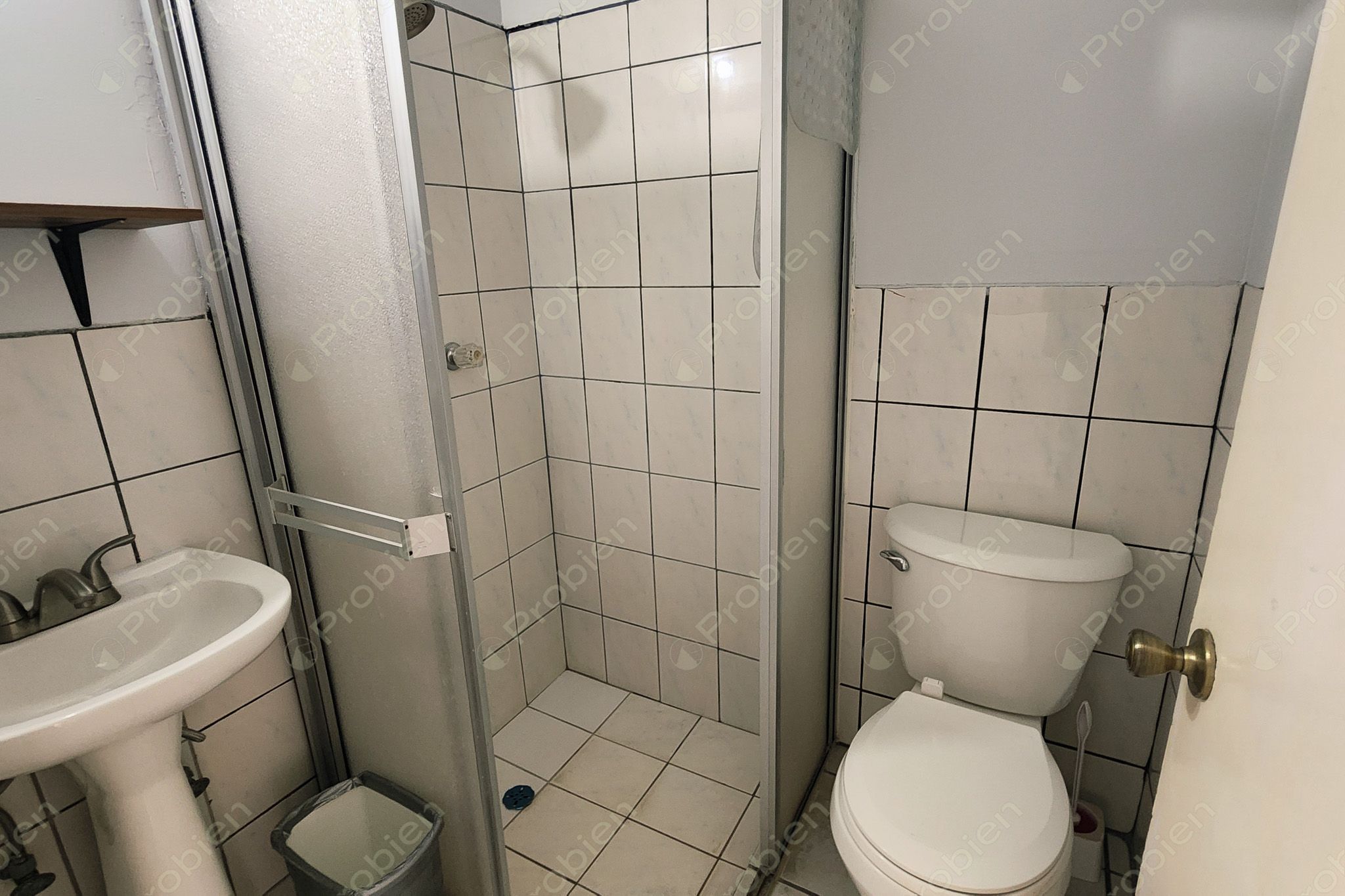 Local renta en Playas de Tijuana, Calle del Volcán, con amplio patio - Foto 11 de 32