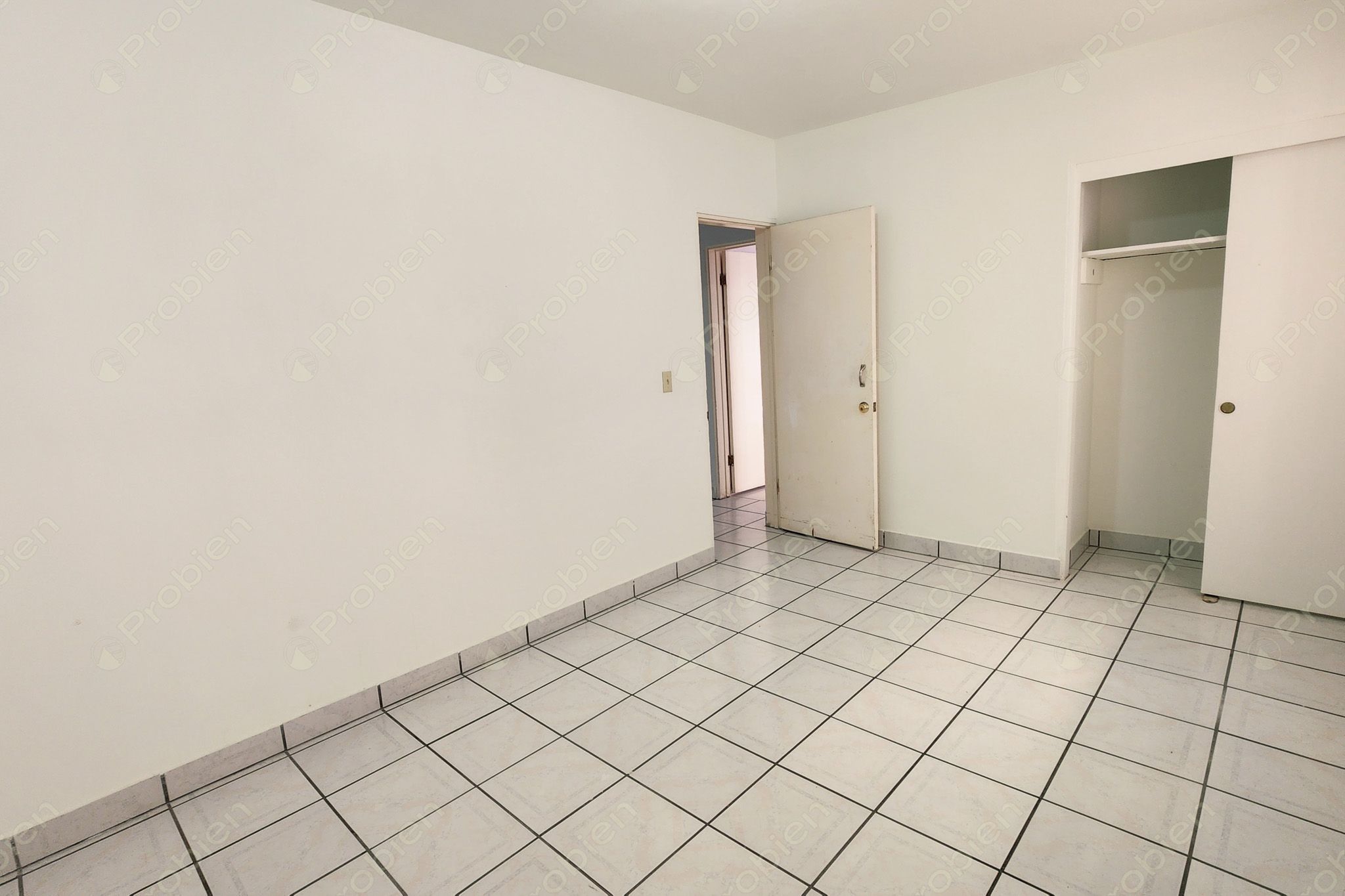 Local renta en Playas de Tijuana, Calle del Volcán, con amplio patio - Foto 16 de 32