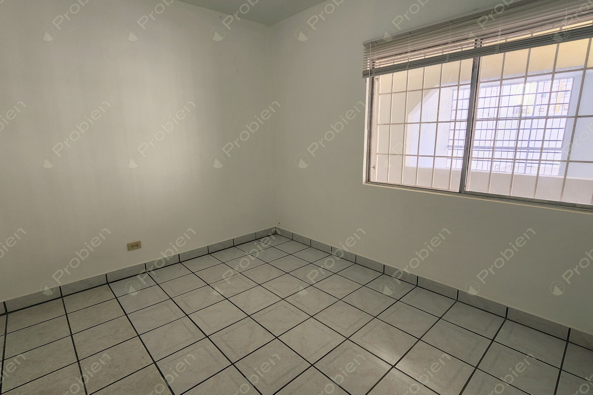 Local renta en Playas de Tijuana, Calle del Volcán, con amplio patio - Foto 18 de 32