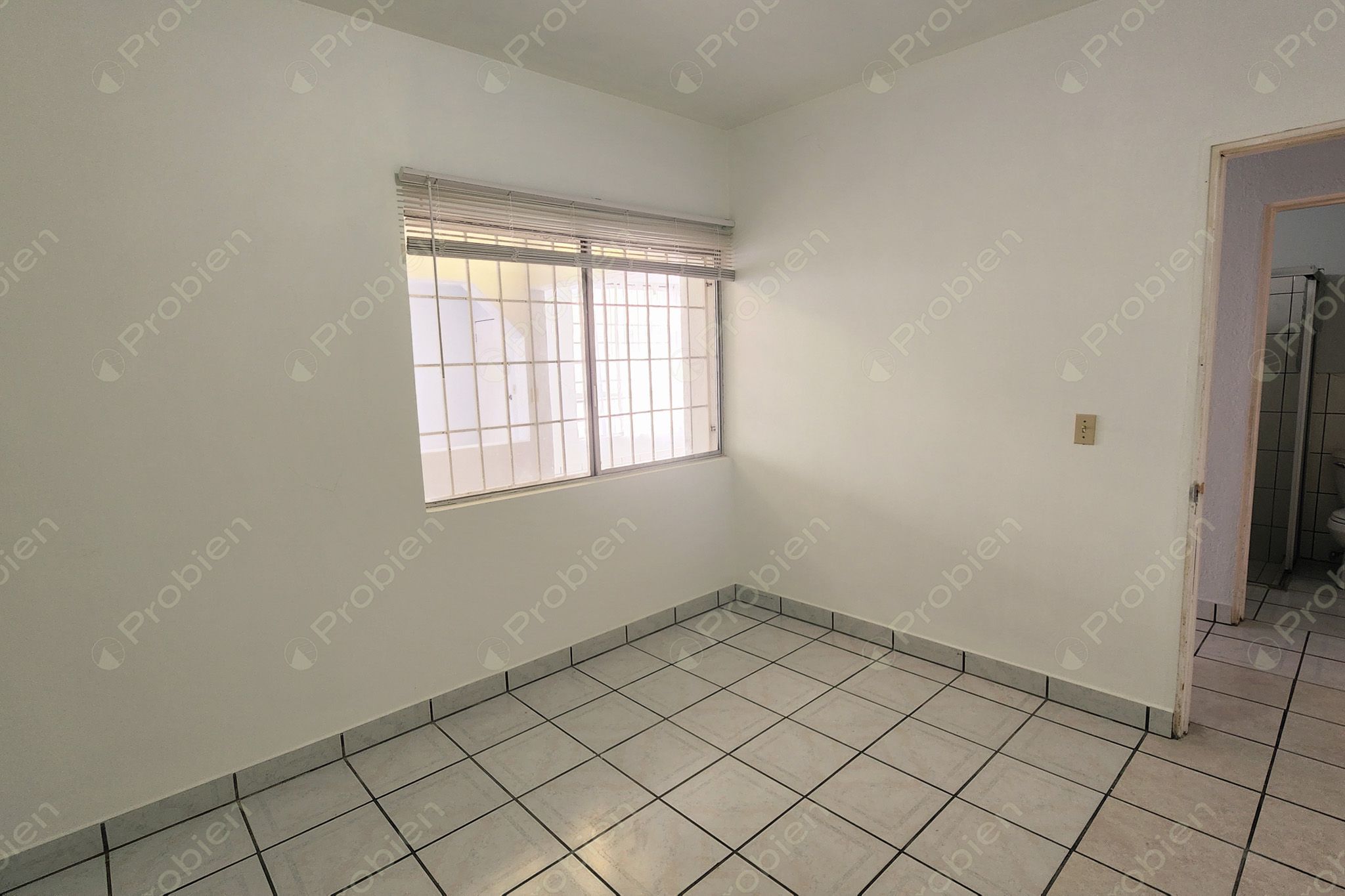 Local renta en Playas de Tijuana, Calle del Volcán, con amplio patio - Foto 20 de 32