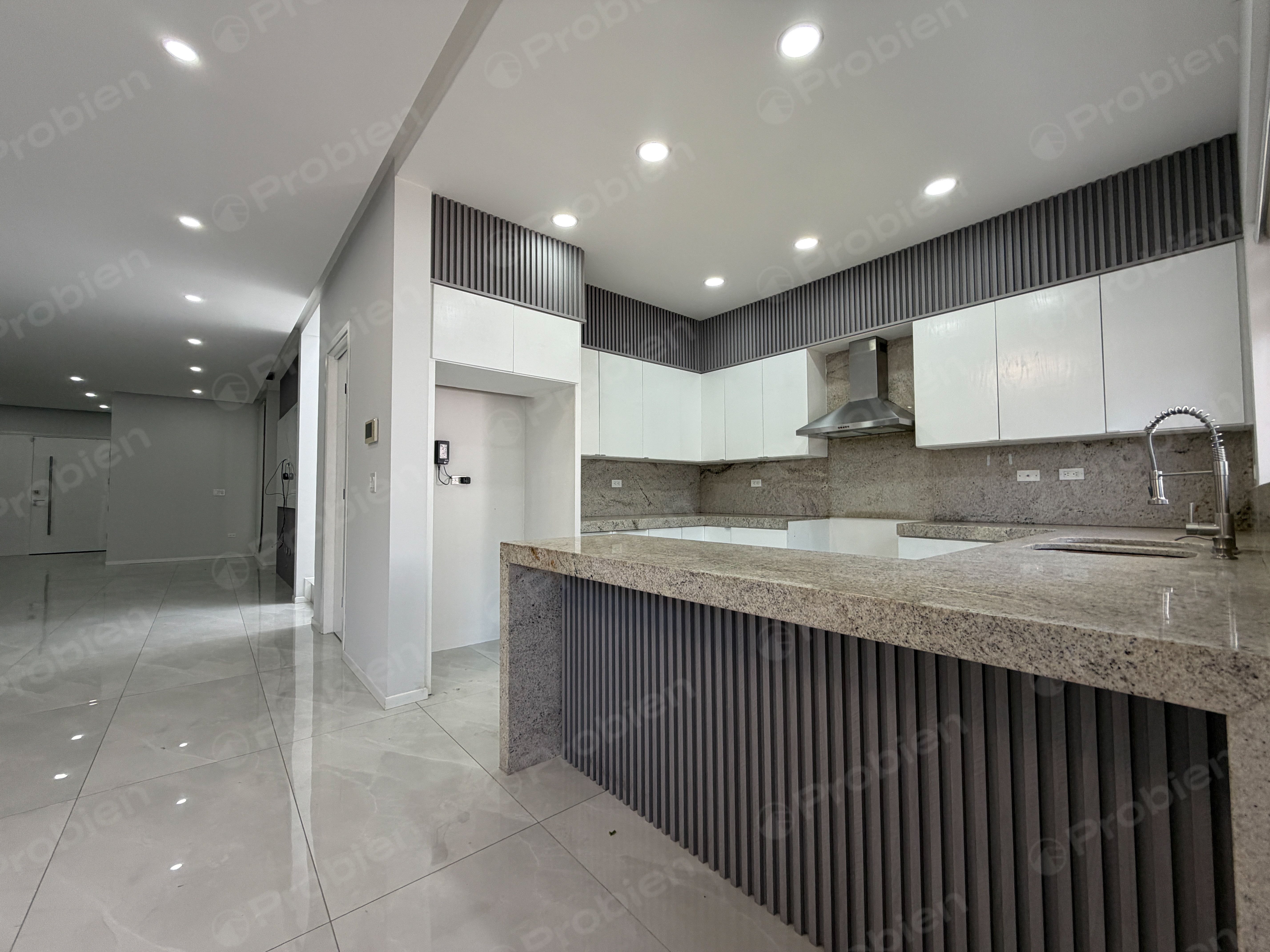 Casa en Renta de 4 Recámaras con Family Room en Prviada Hacienda Las Flores, Hacienda Agua Caliente - Foto 18 de 49
