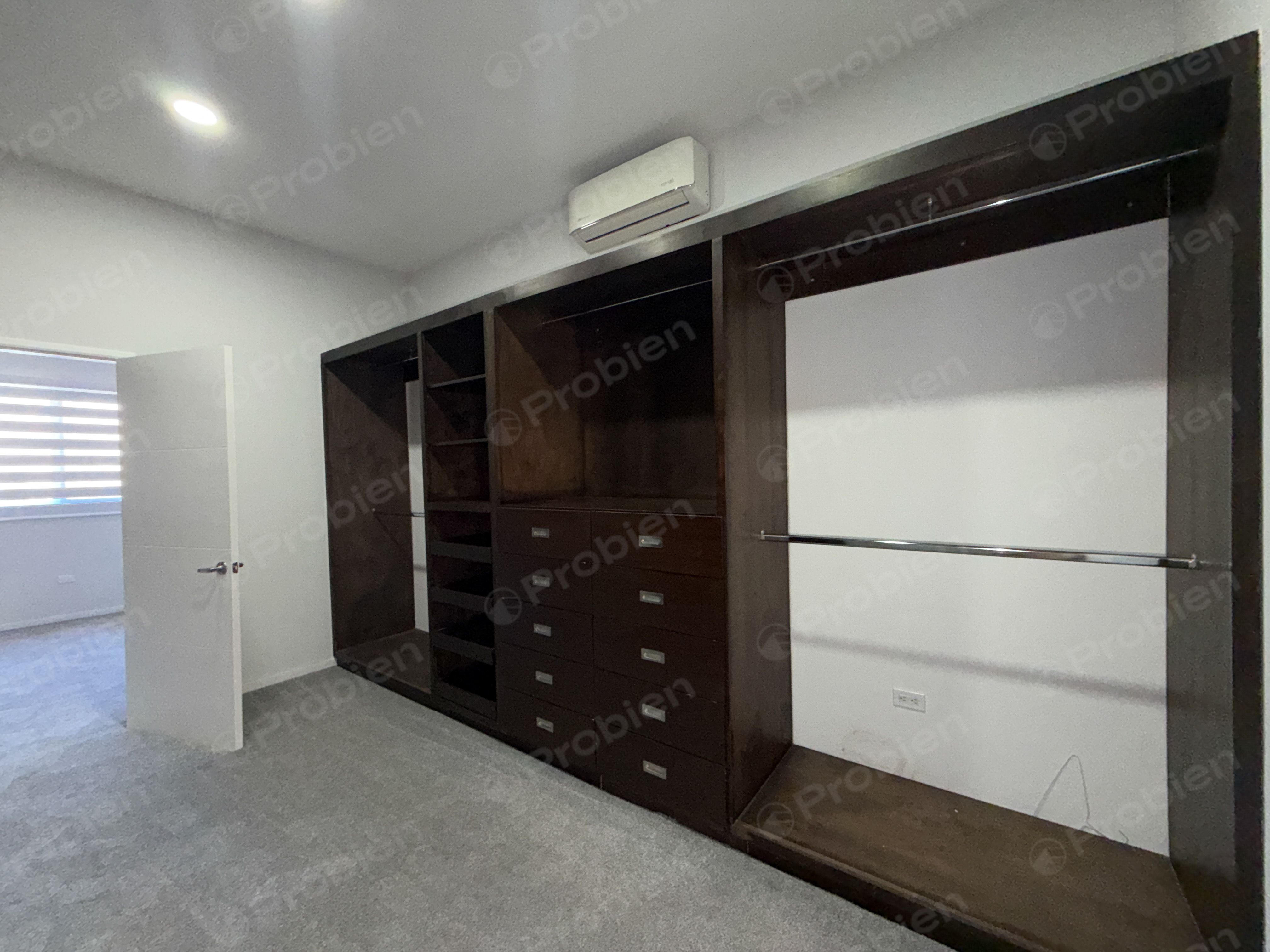 Casa en Renta de 4 Recámaras con Family Room en Prviada Hacienda Las Flores, Hacienda Agua Caliente - Foto 42 de 49