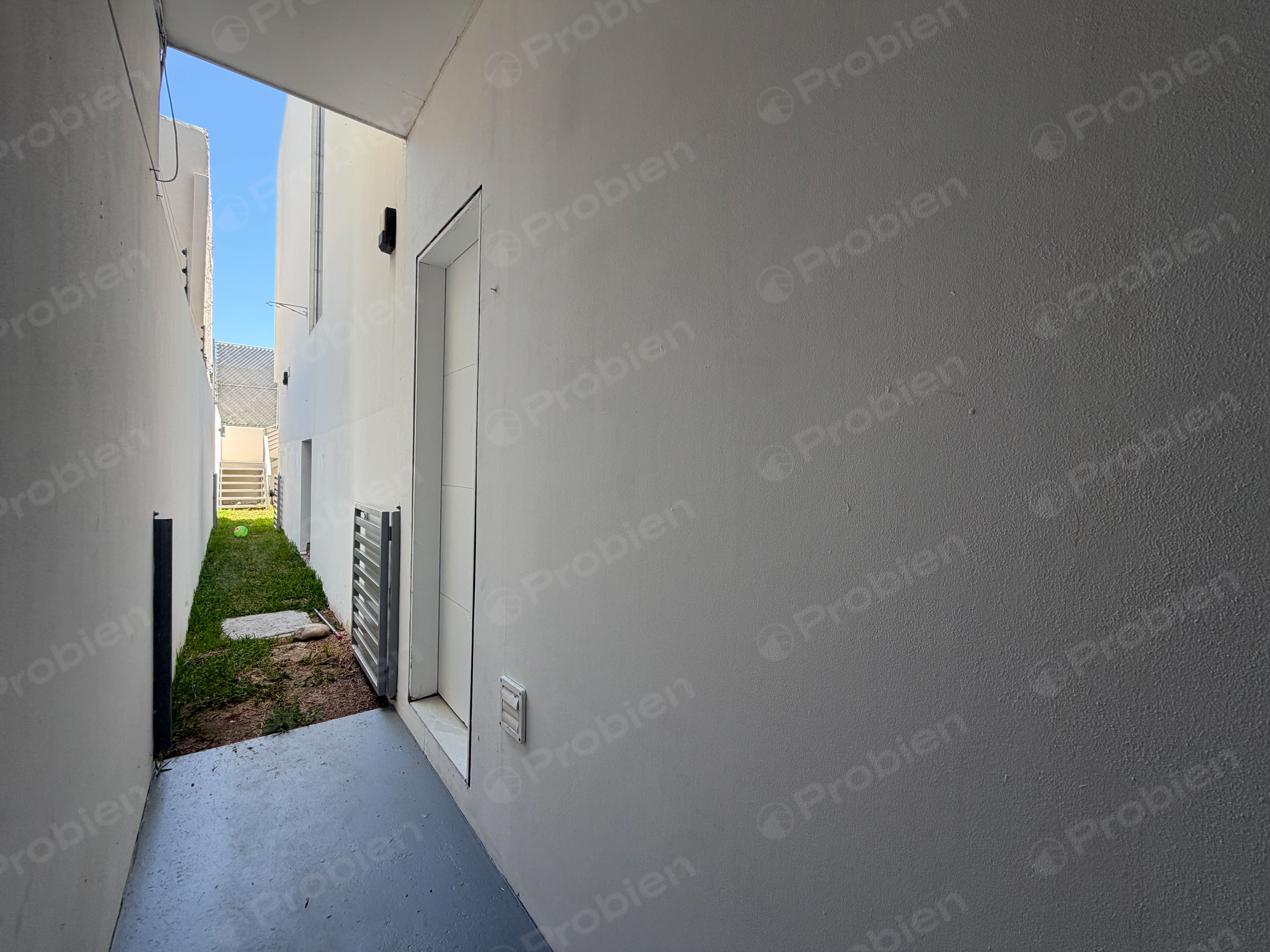 Casa en Renta de 4 Recámaras con Family Room en Prviada Hacienda Las Flores, Hacienda Agua Caliente - Foto 8 de 49