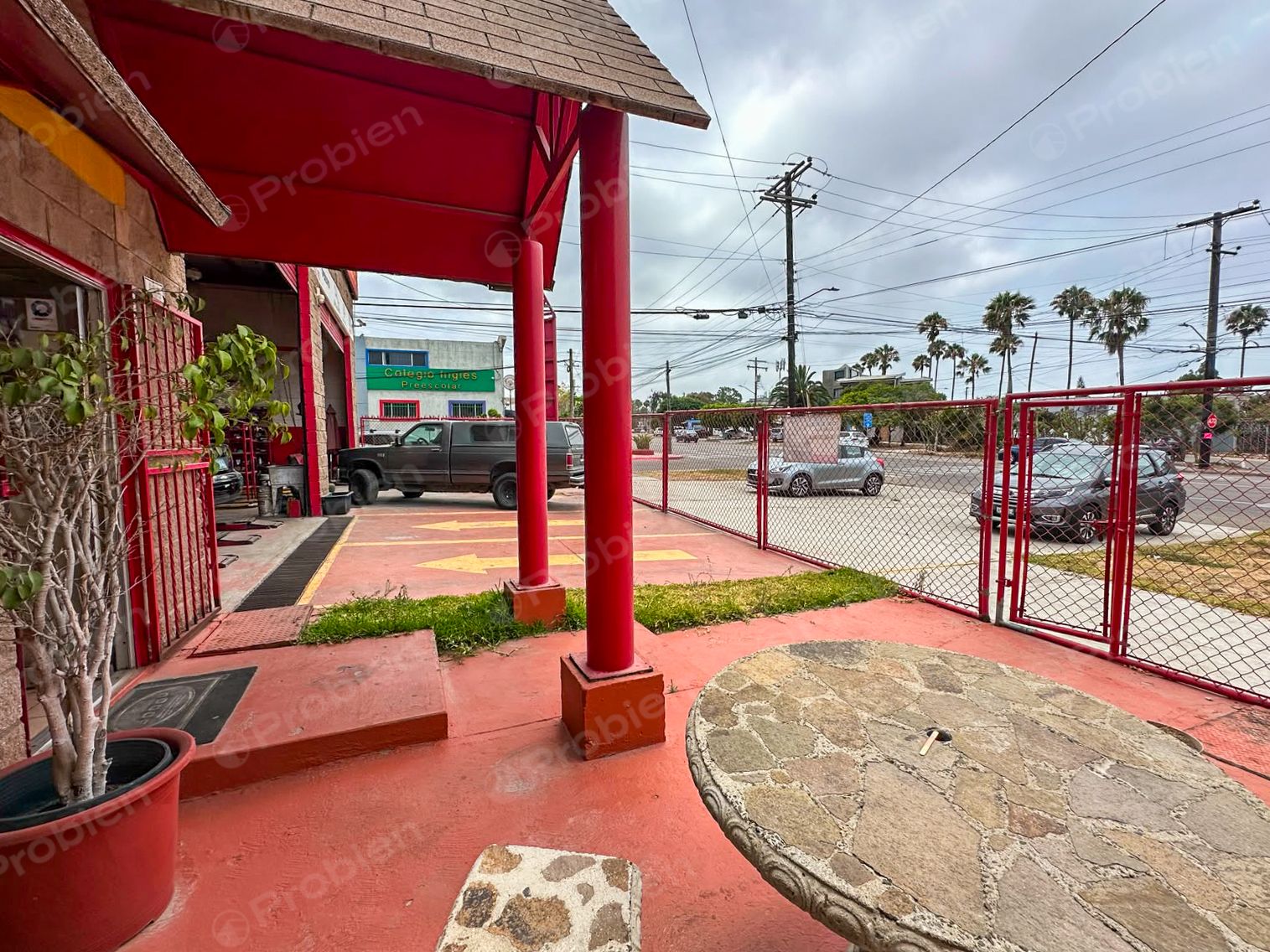 Local Comercial en Renta en Esquina, Playas de Tijuana | Ubicación Estratégica - Foto 2 de 9