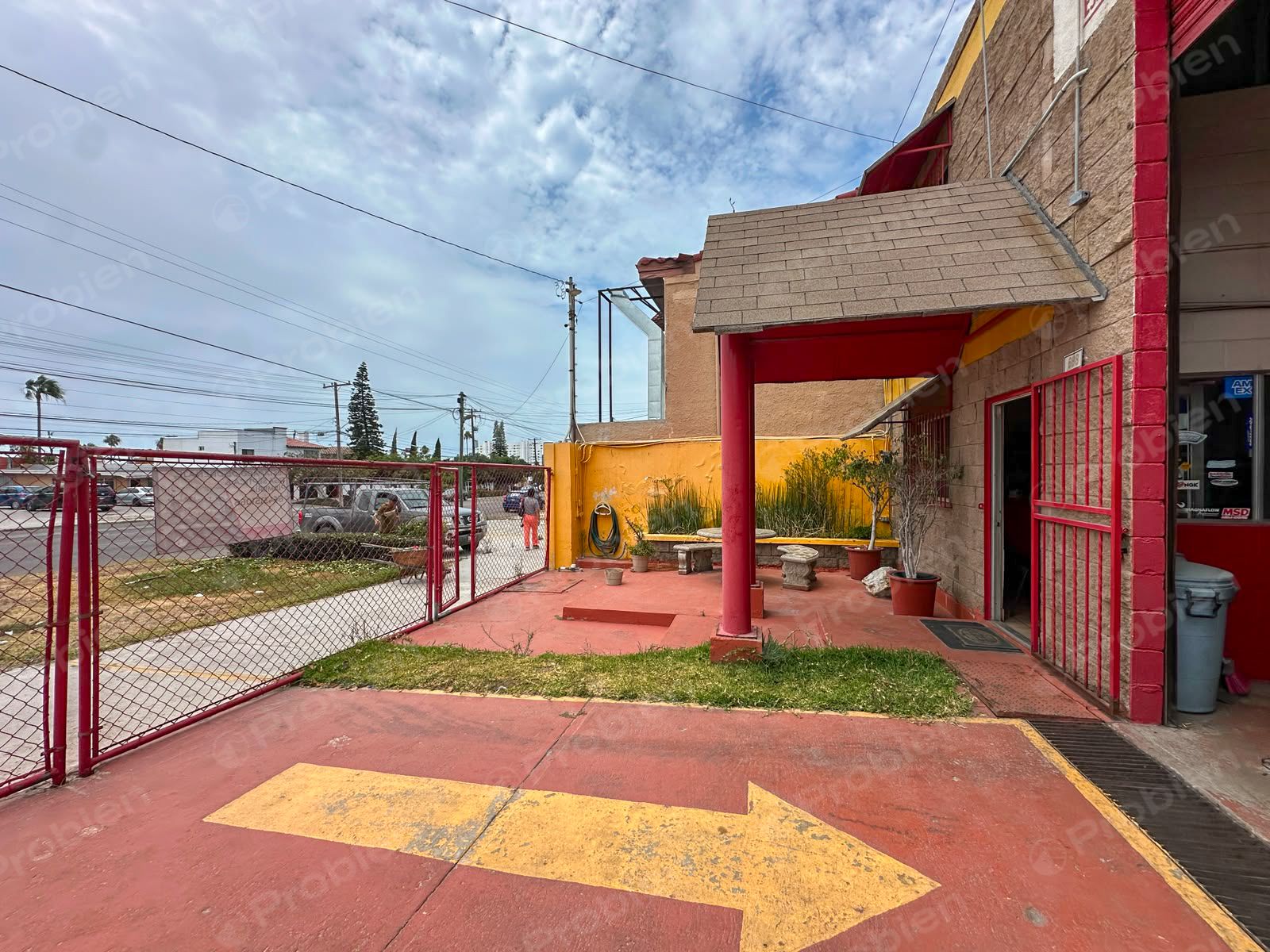 Local Comercial en Renta en Esquina, Playas de Tijuana | Ubicación Estratégica - Foto 3 de 9