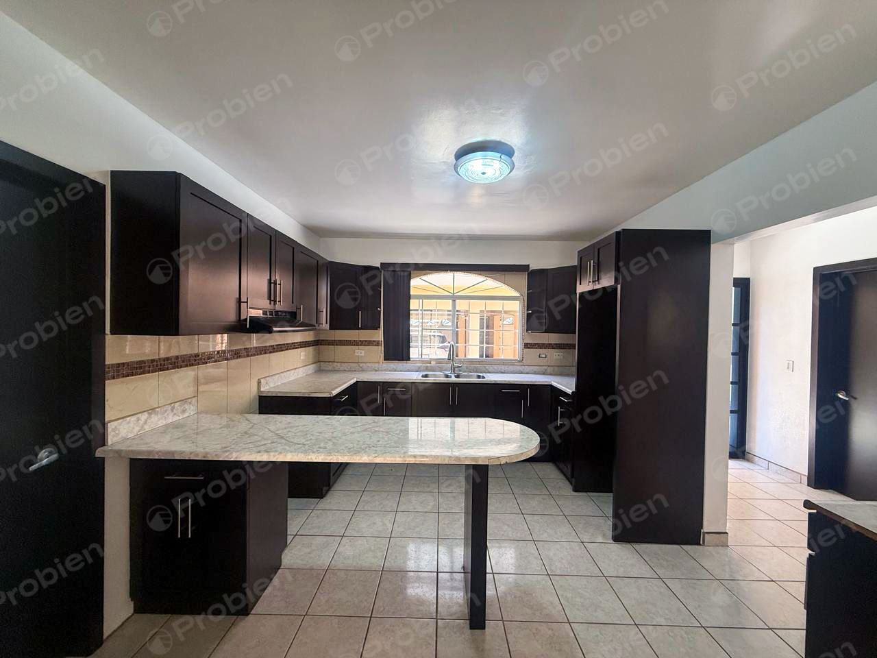Casa en Renta en Colonia Lázaro Cárdenas 3ra Sección | 2 Pisos, 3 Recámaras, Paneles Solares - Foto 3 de 19