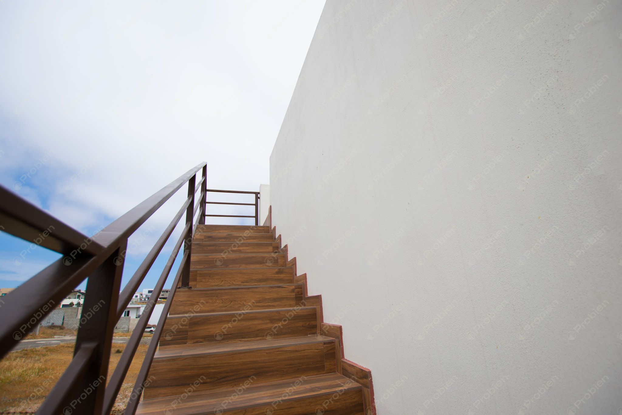 Casa de Lujo en Venta en San Marino – Vista al Mar, Elevador y Acabados Premium - Foto 36 de 37